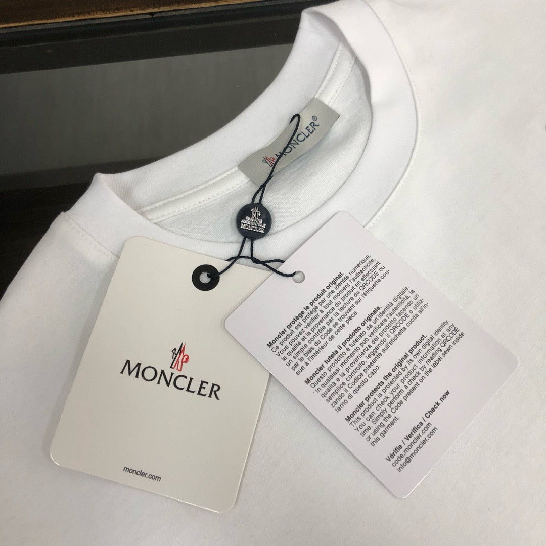 Moncler T-shirt