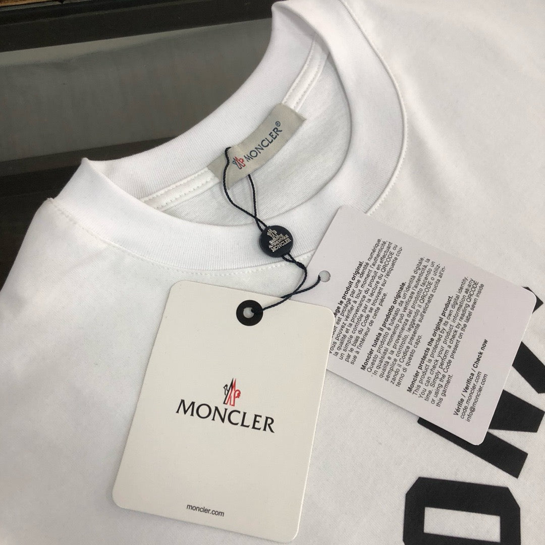 Moncler T-shirt