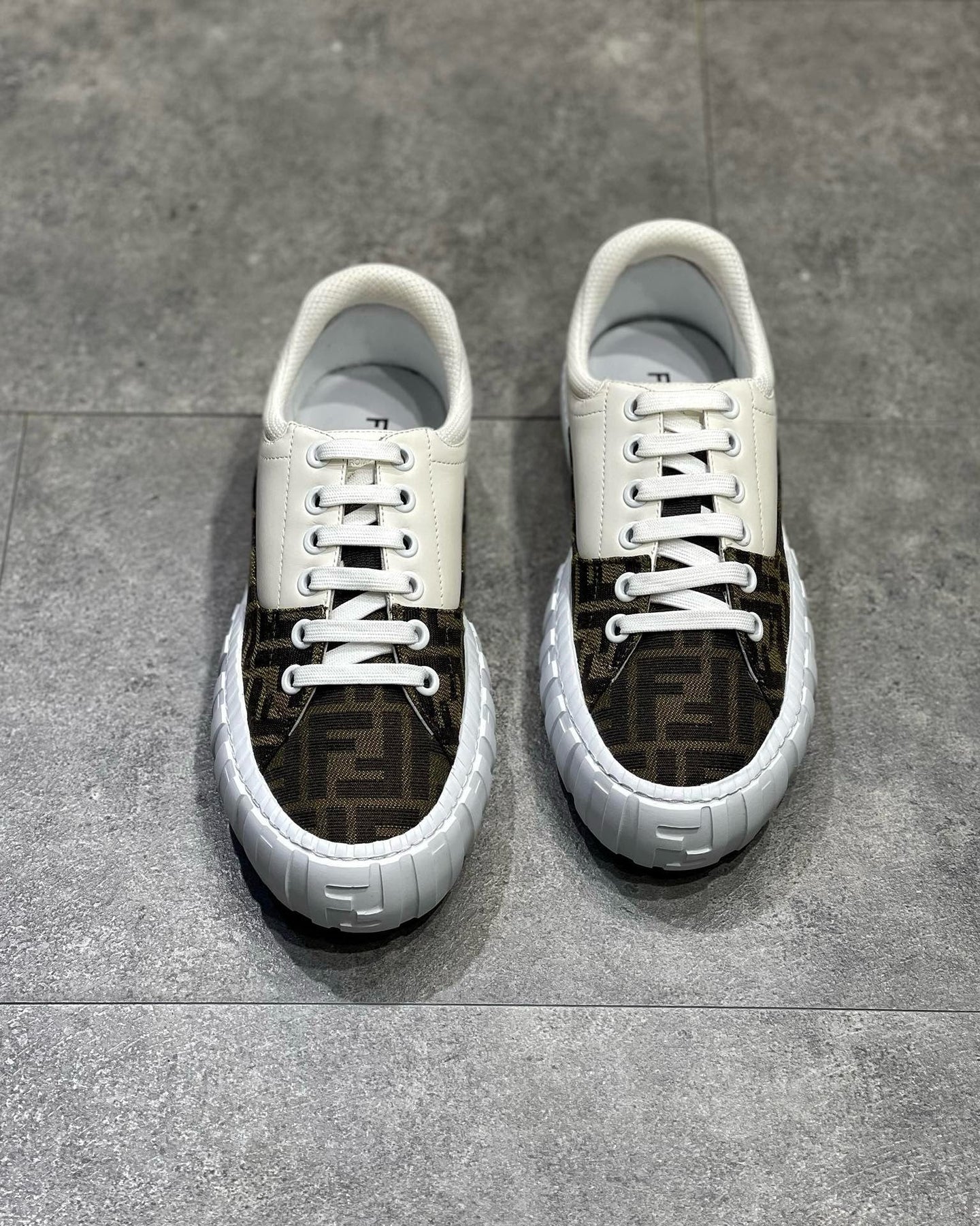 FEN Sneakers