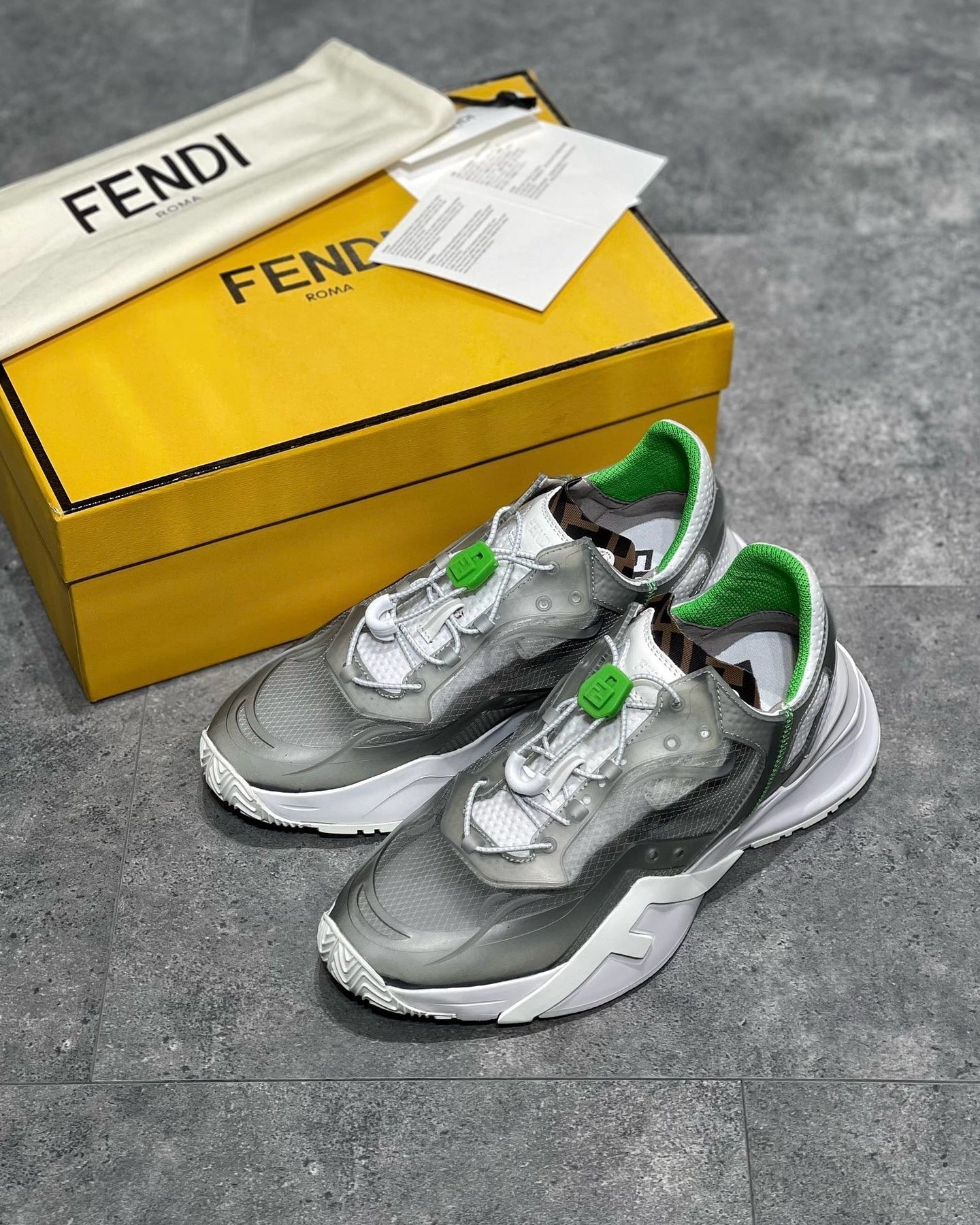 FEN Sneakers