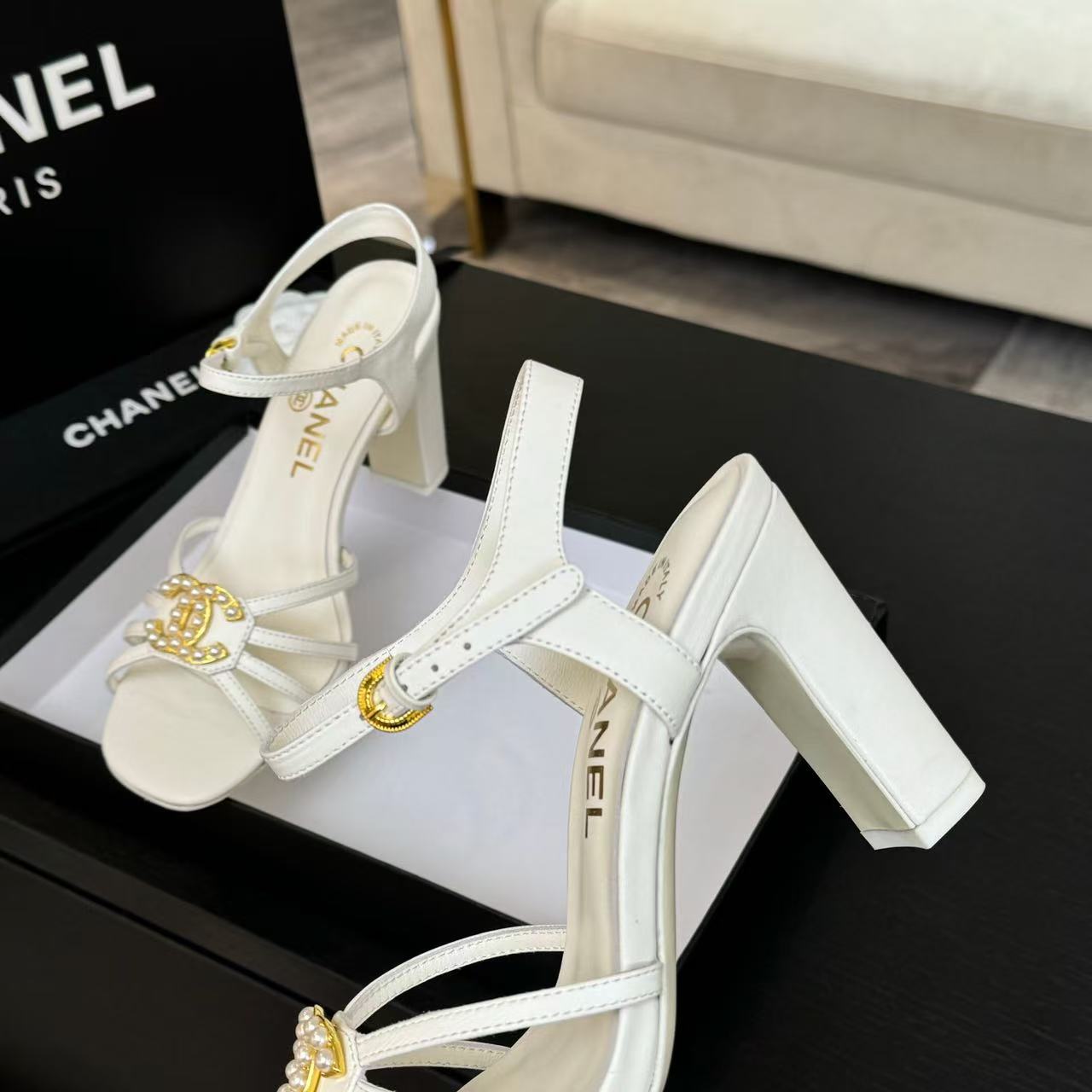 HIGHT SANDALS 2025 IN WHITE PATENT LAMBSKIN