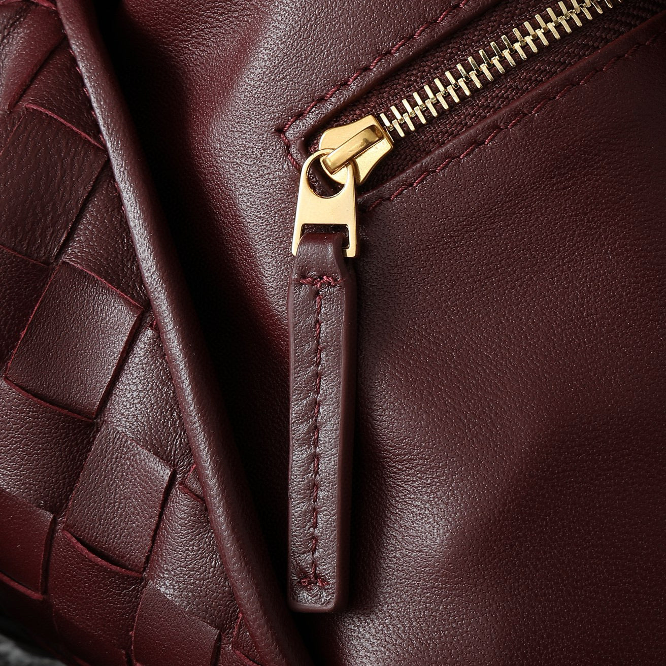 LARGE HOP 54 IN BURGUNDY LAMBSKIN