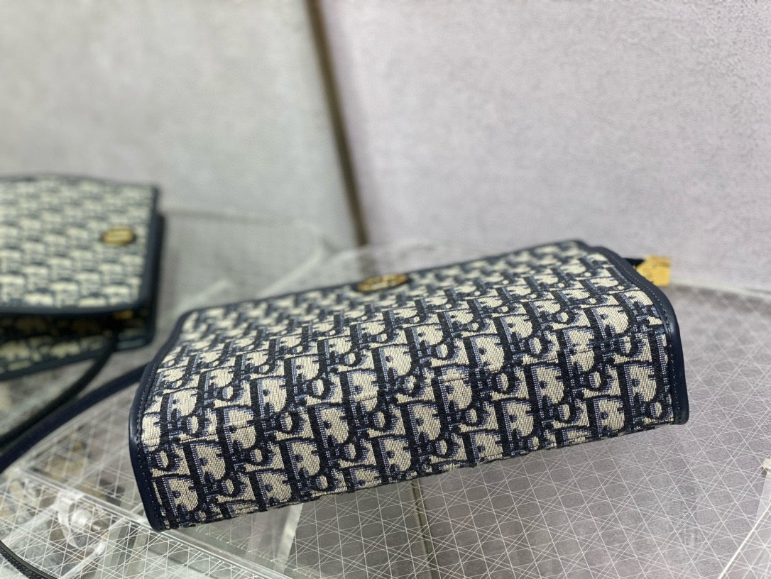 OBLIQUE BOOK TOTE 26 IN DARK BLUE MONOGRAM JACQUARD