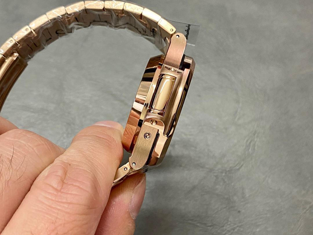 Patek Philippe Nautilus Chronograph - Rose Gold