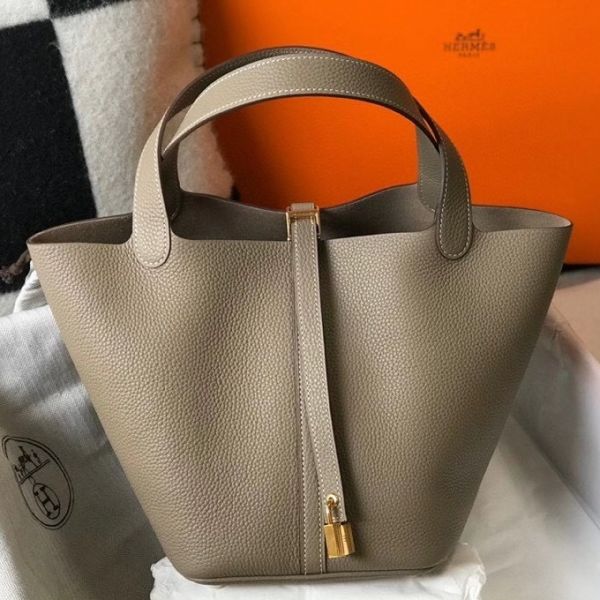 HERM Picotin Lock 22 Bag In Tourterelle Clemence Leather