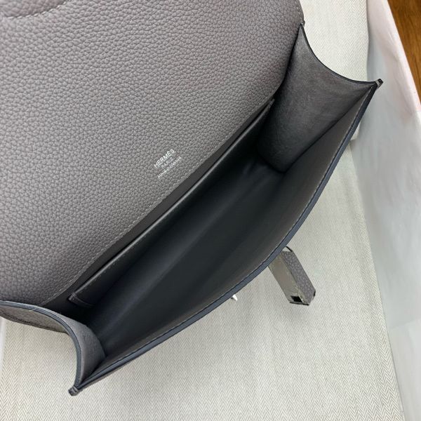 HERM Sac a Depeches 21 Bag in Etain Clemence Leather