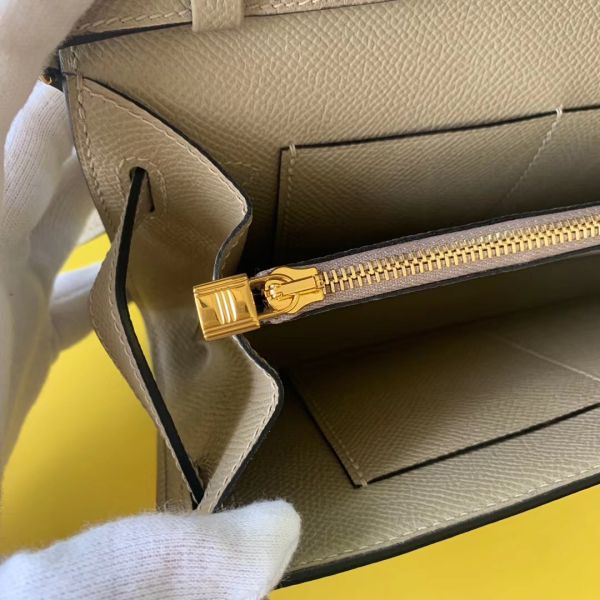 HERM Kelly Classique To Go Wallet In Tourterelle Epsom Calfskin