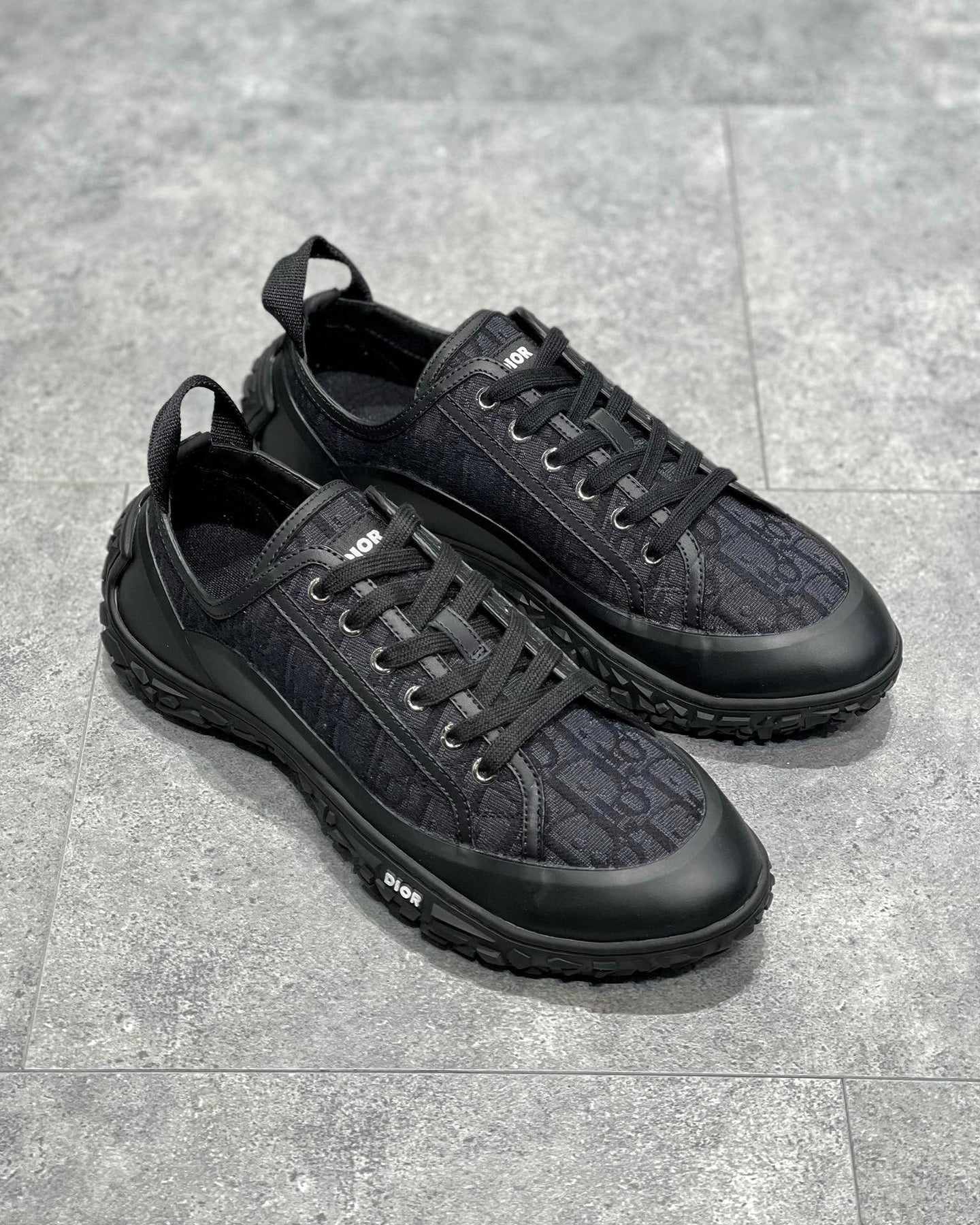 DIO Sneakers
