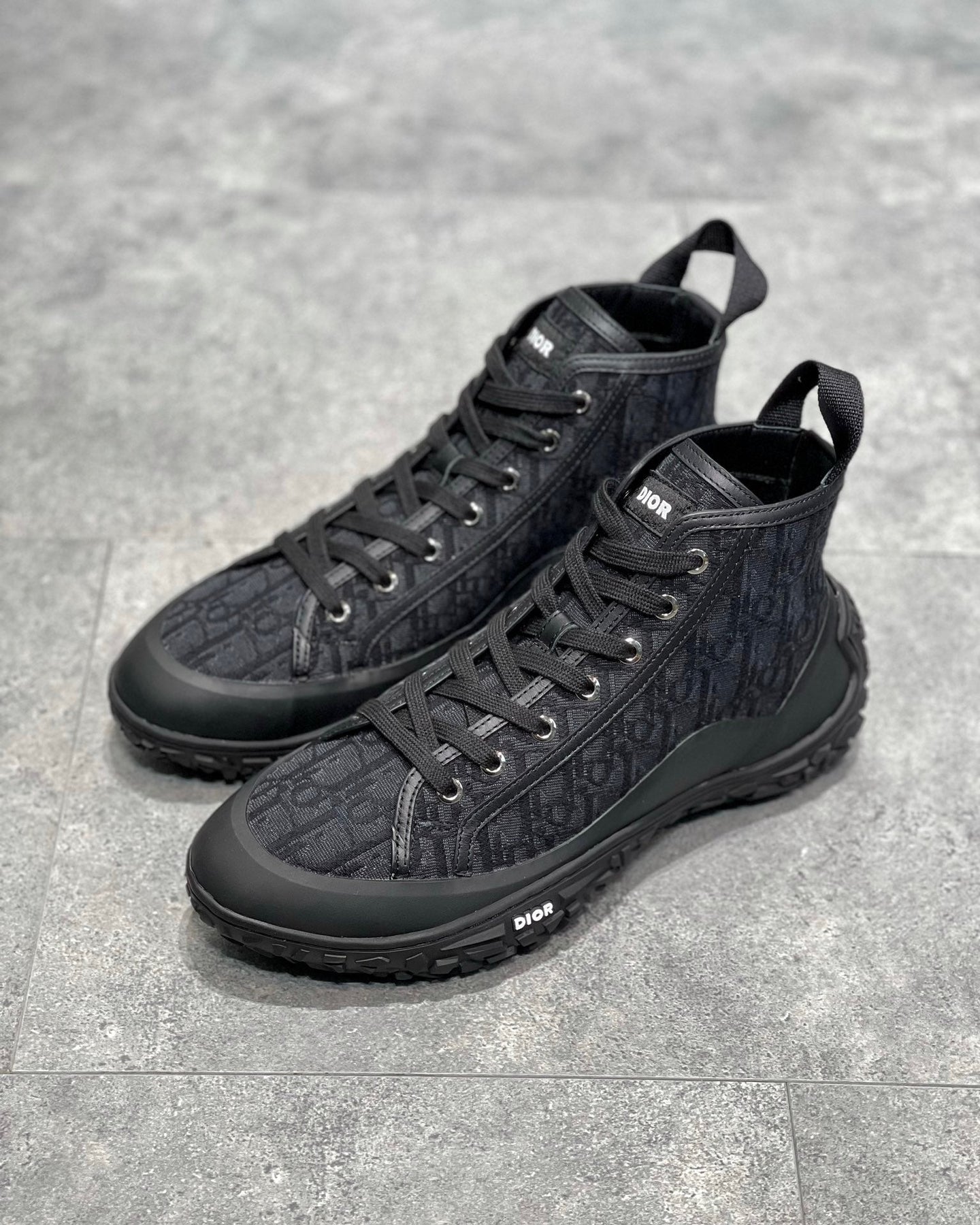 DIO Sneakers