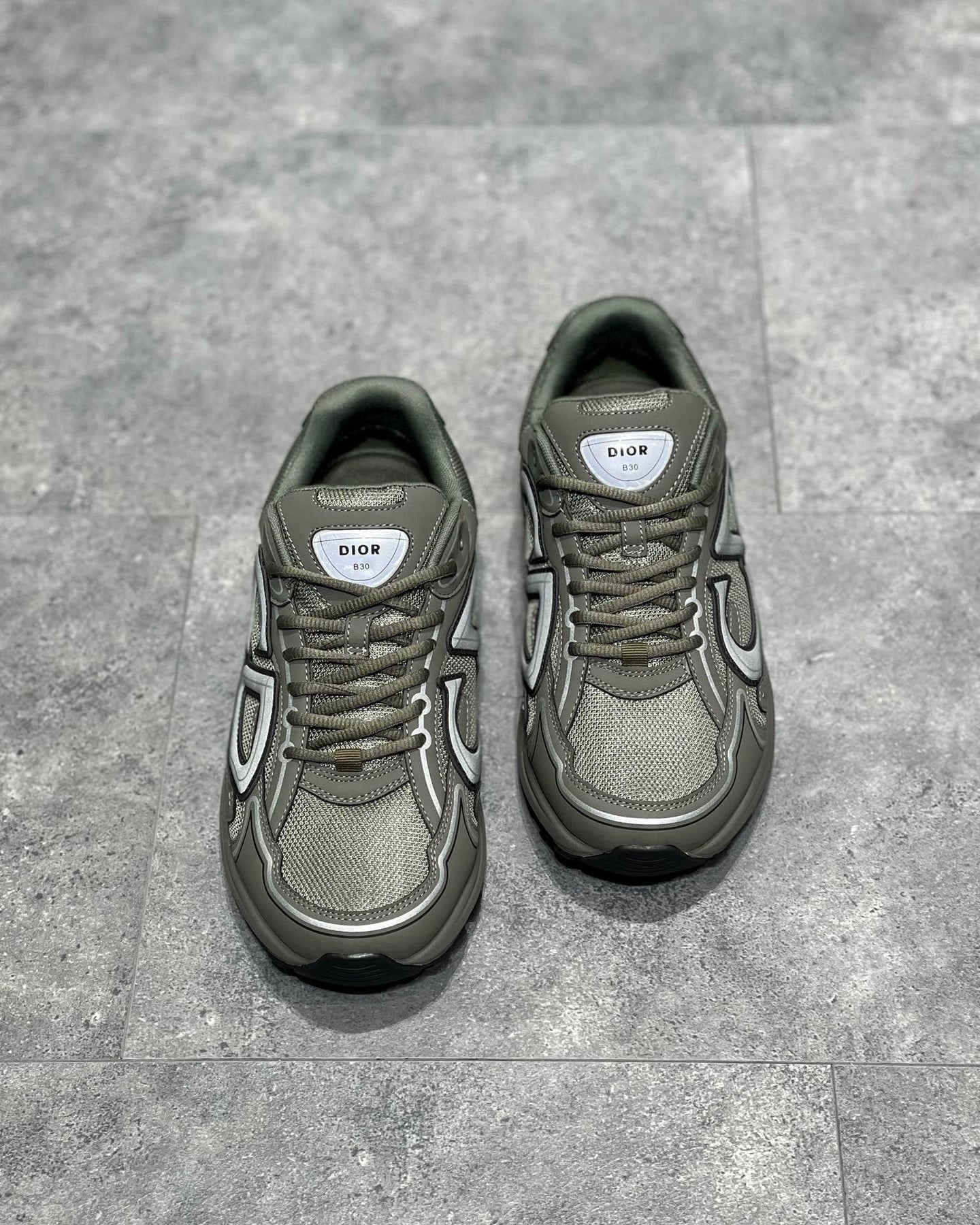 DIO Sneakers