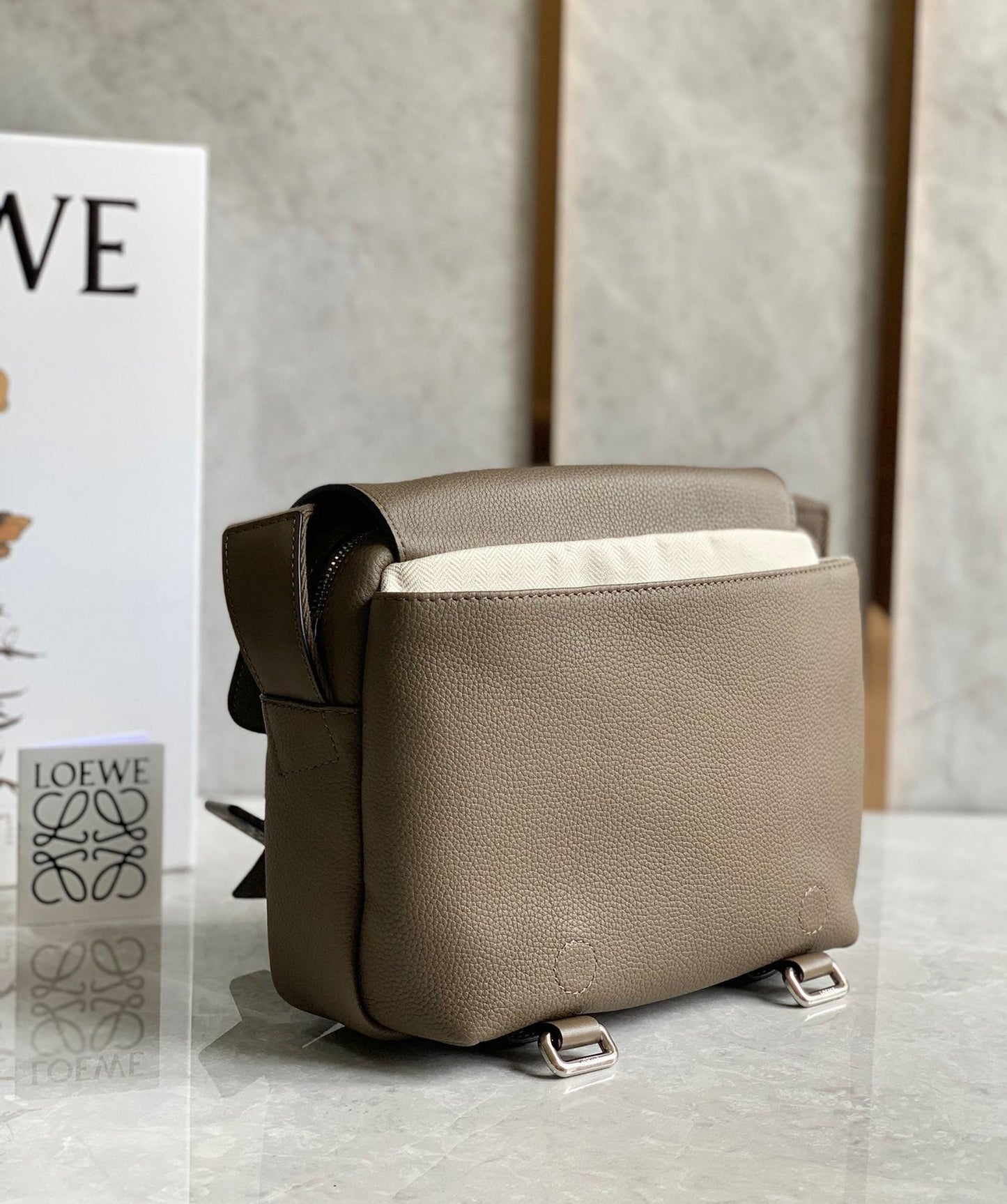 LO Messenger Bag