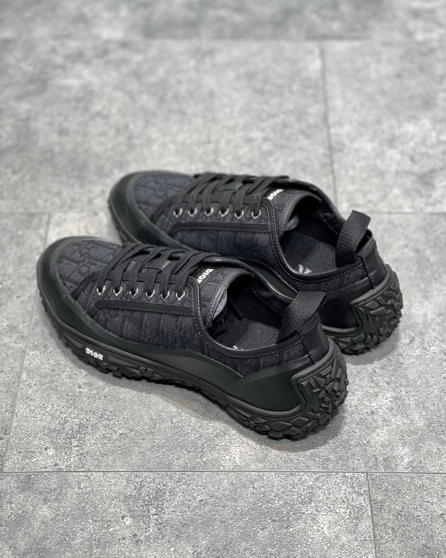DIO Sneakers