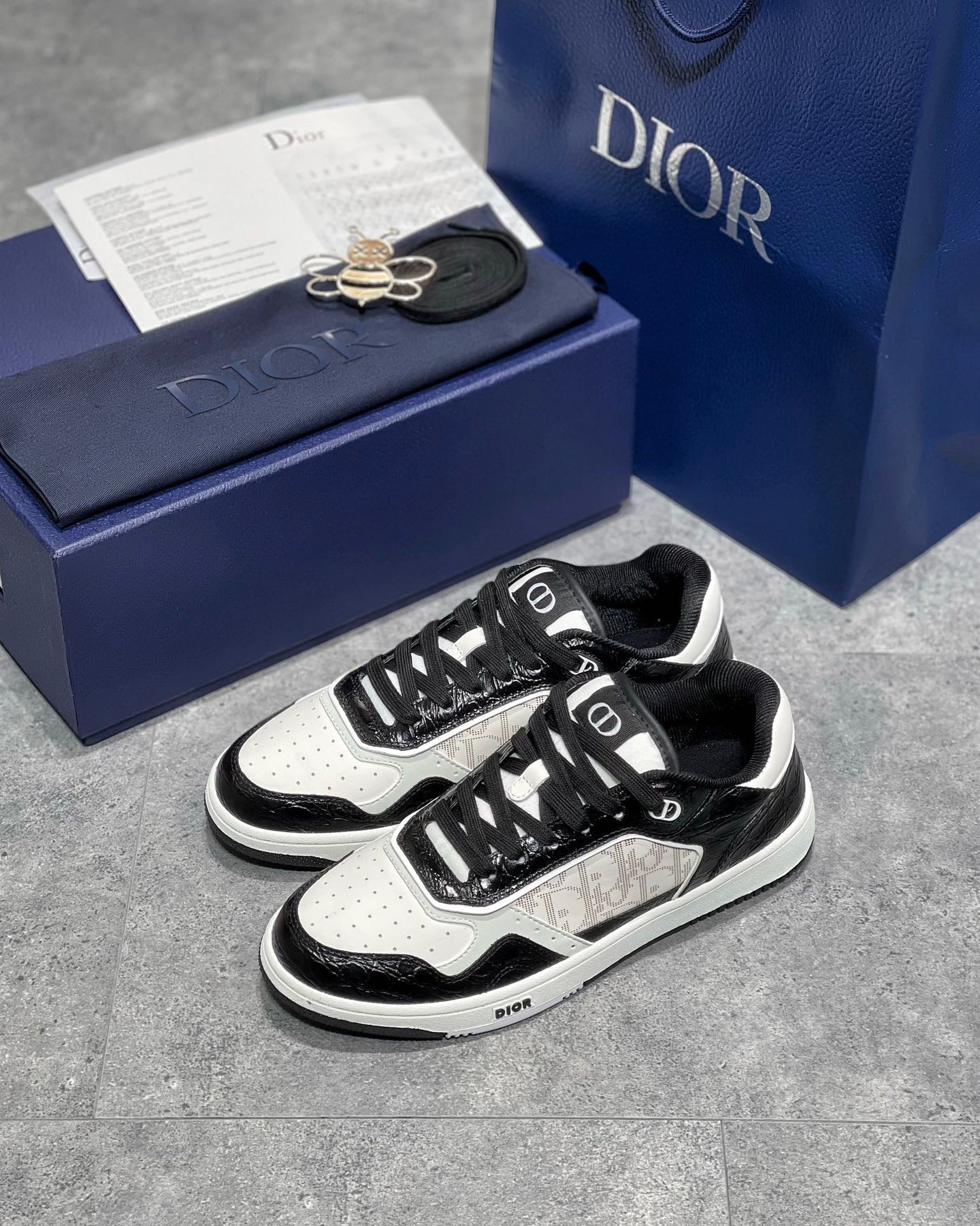 DIO Sneakers