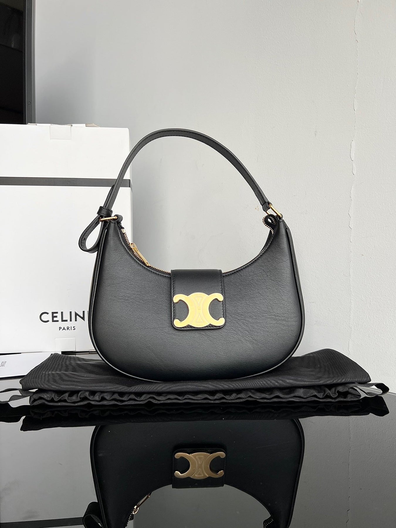 CEL Triomphe Hobo