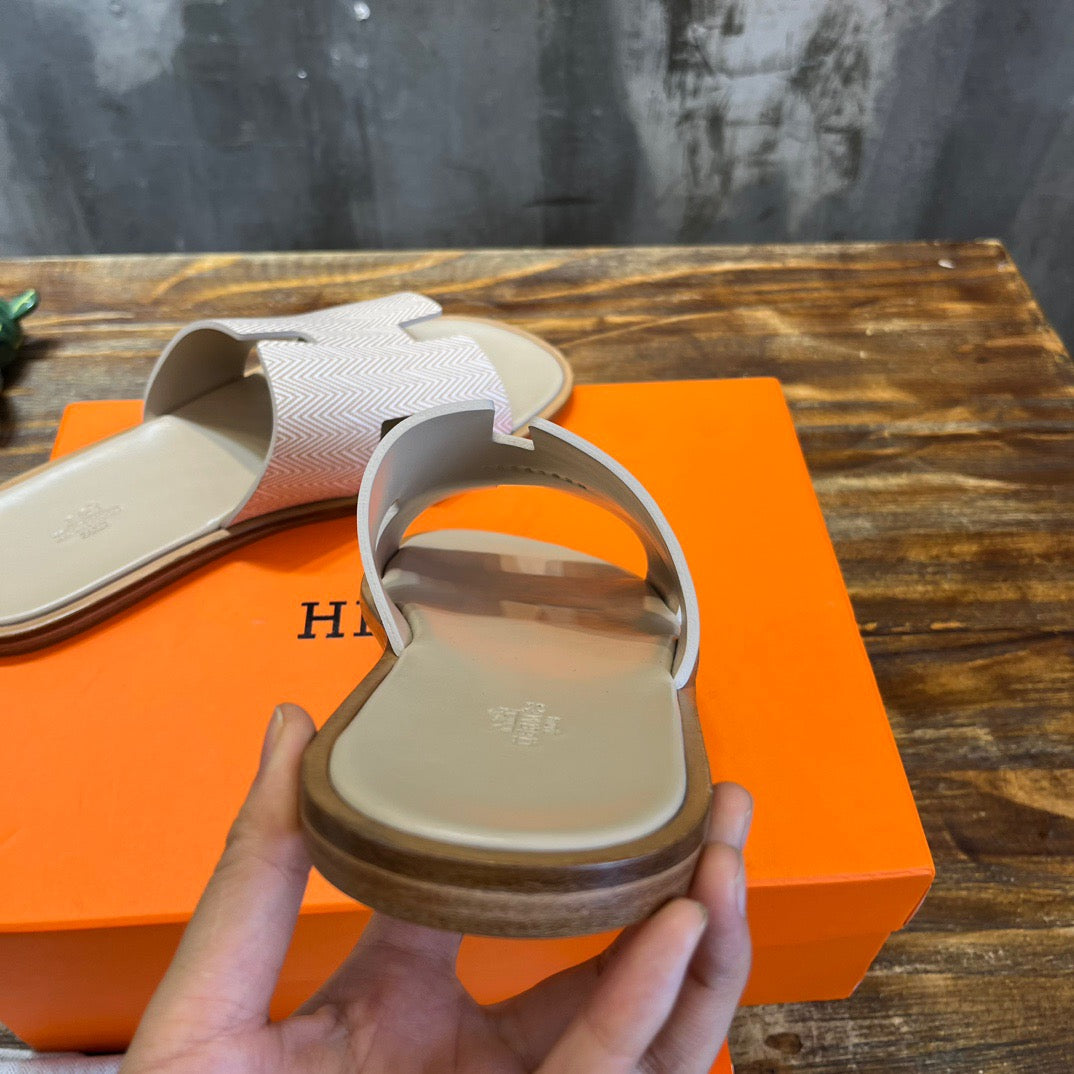 HERM Sandal