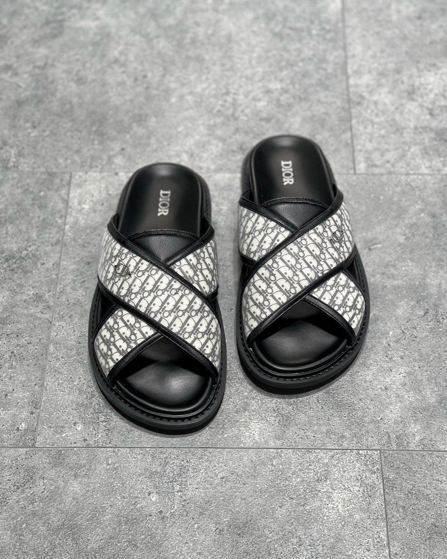 DIO Sandal
