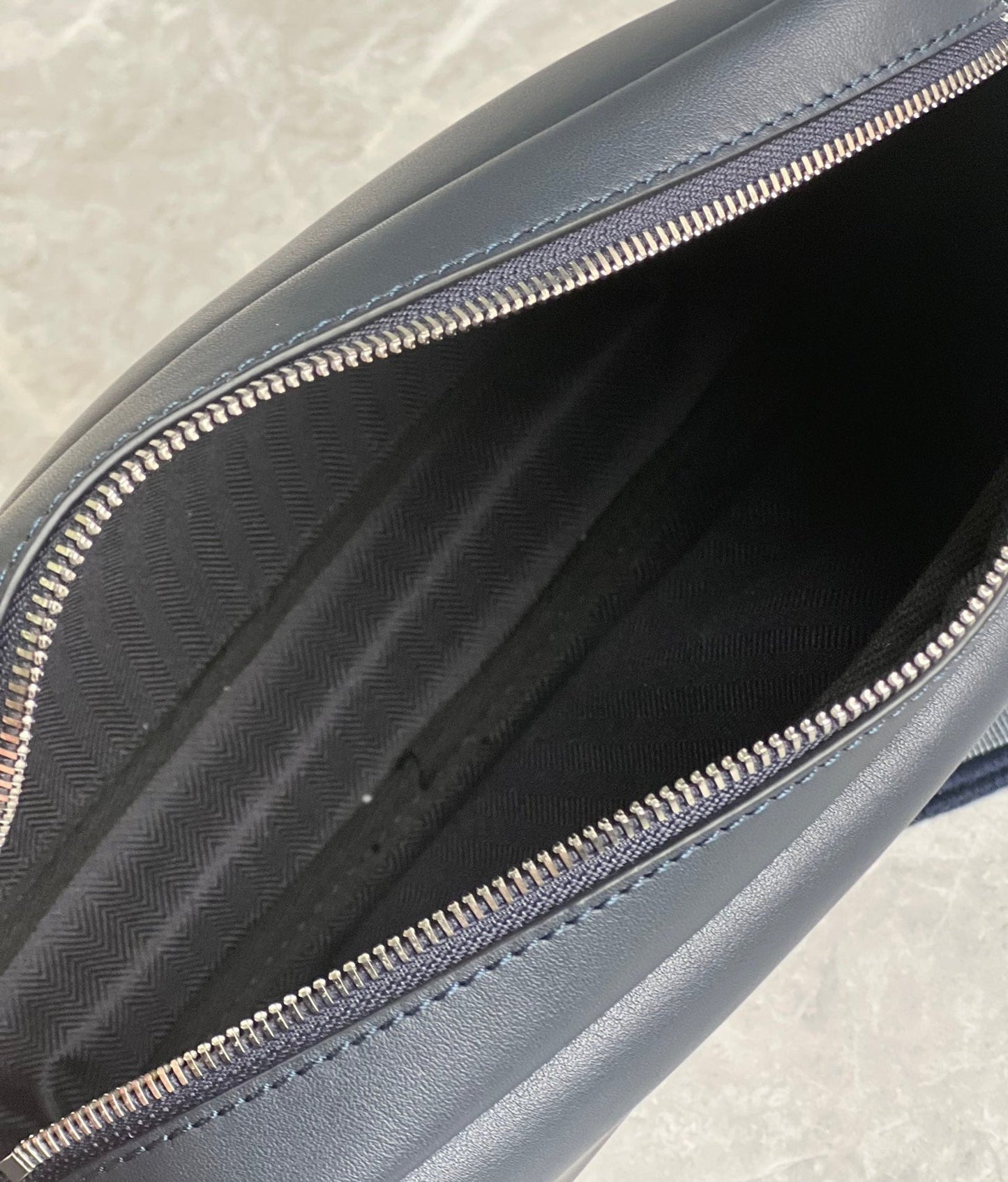 LO Messenger Bag