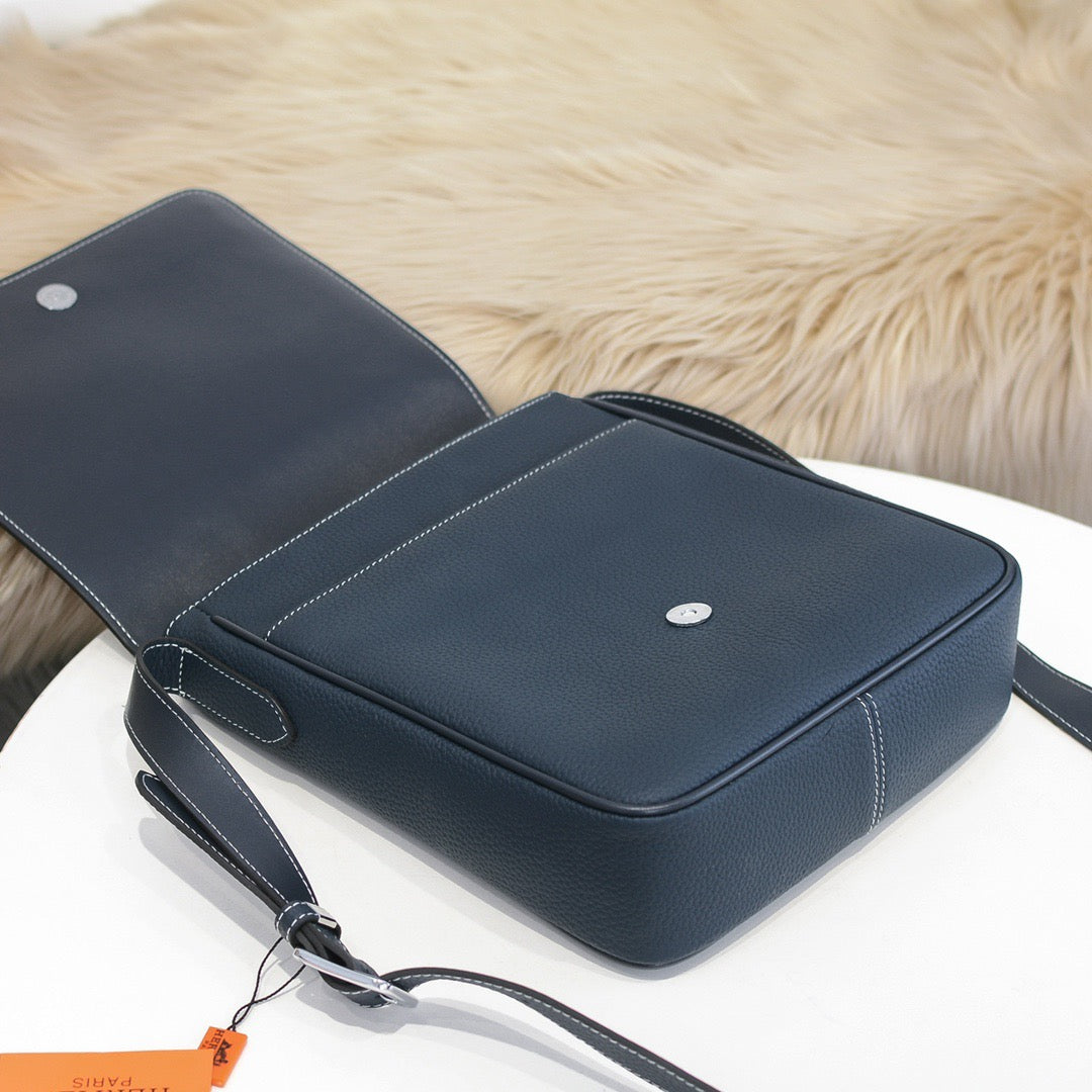 HERM Sling Bag