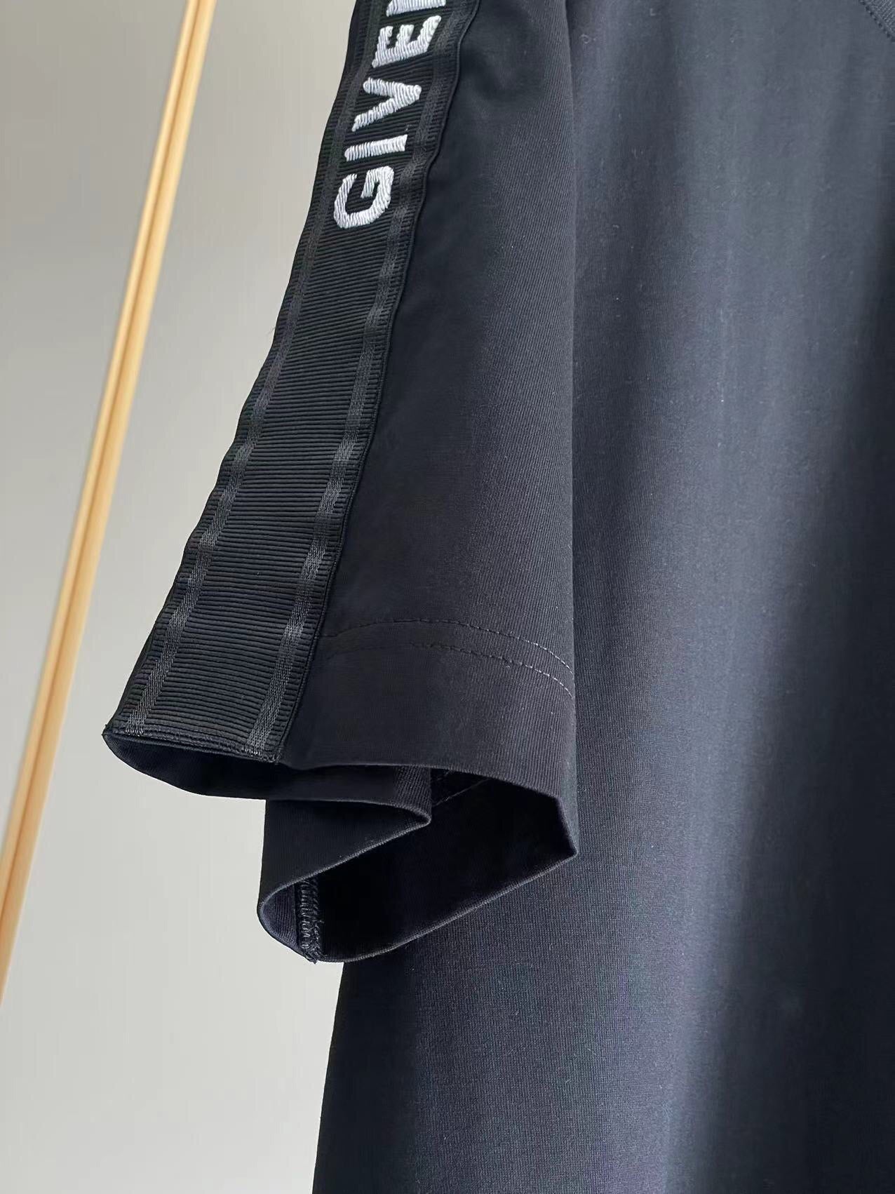 Givenchy T-shirt
