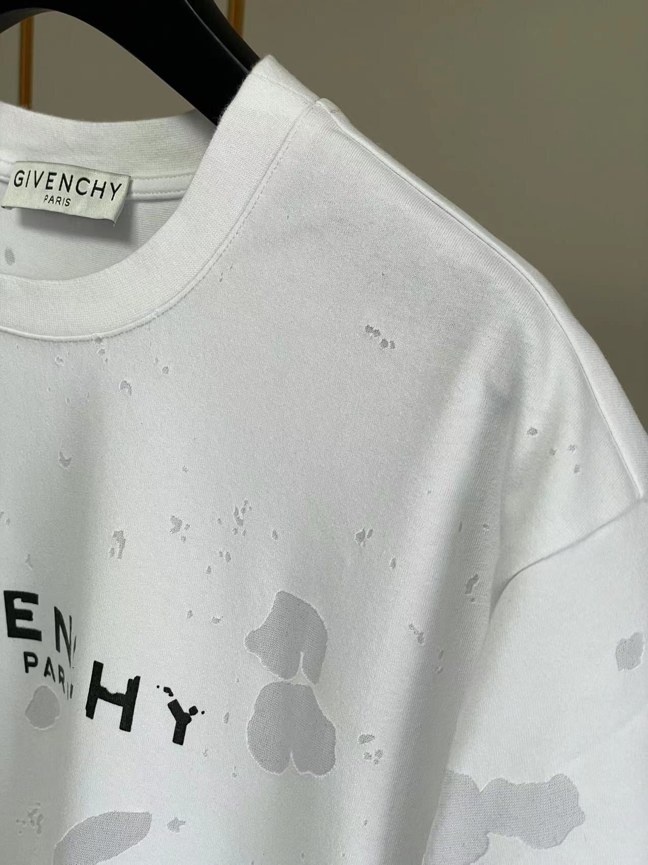 Givenchy T-shirt