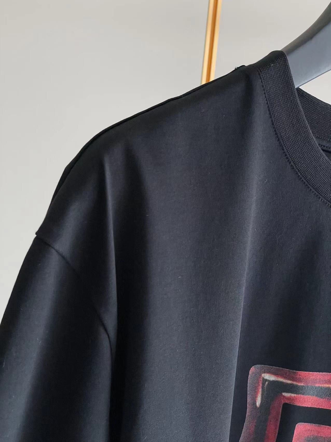 Givenchy T-shirt