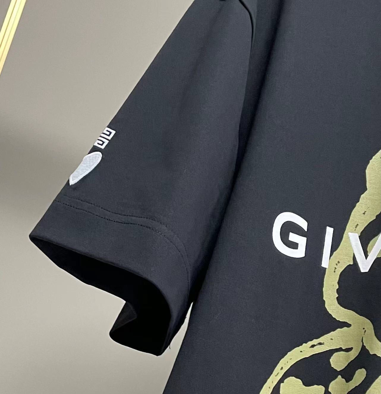 Givenchy T-shirt