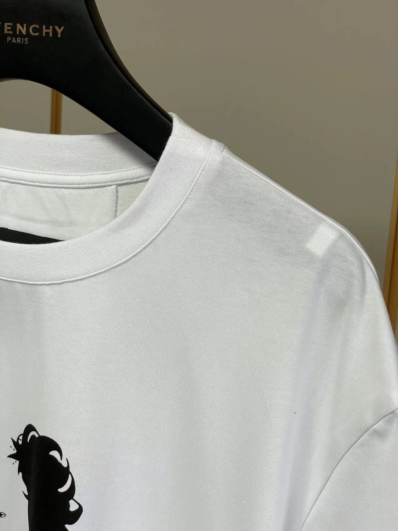 Givenchy T-shirt