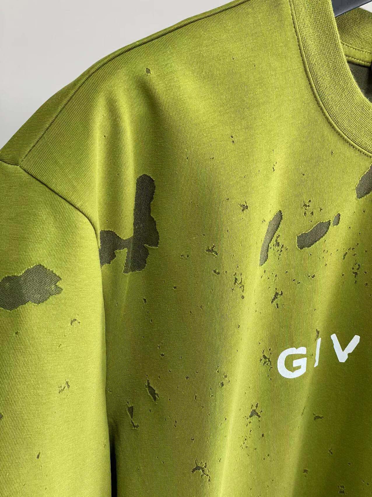 Givenchy T-shirt