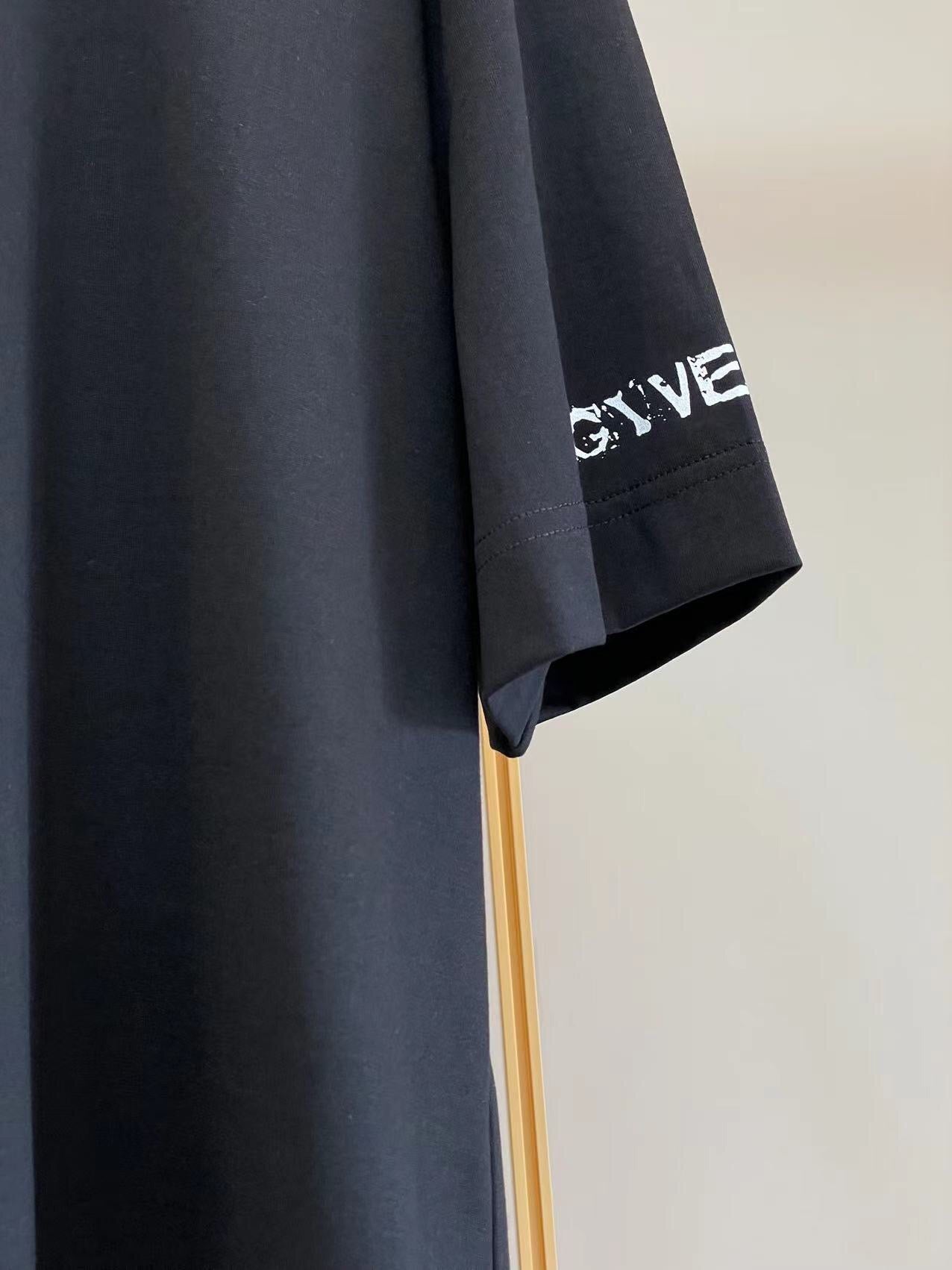 Givenchy T-shirt
