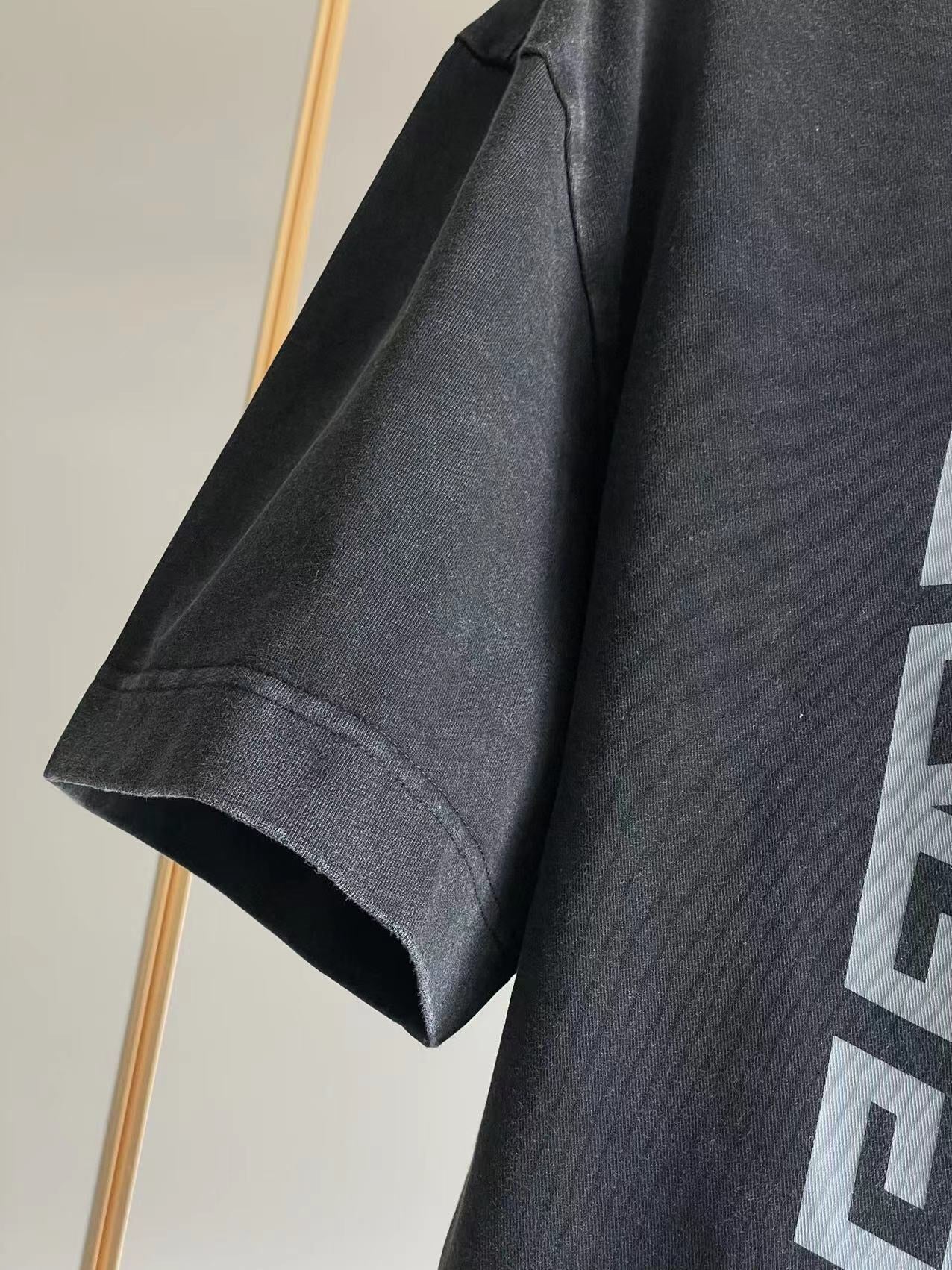 Givenchy T-shirt