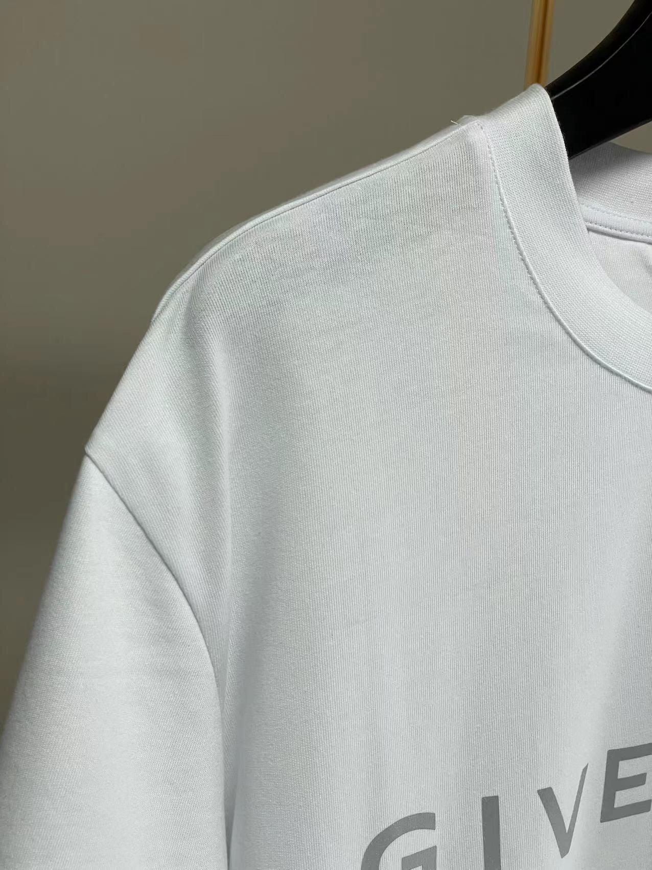 Givenchy T-shirt