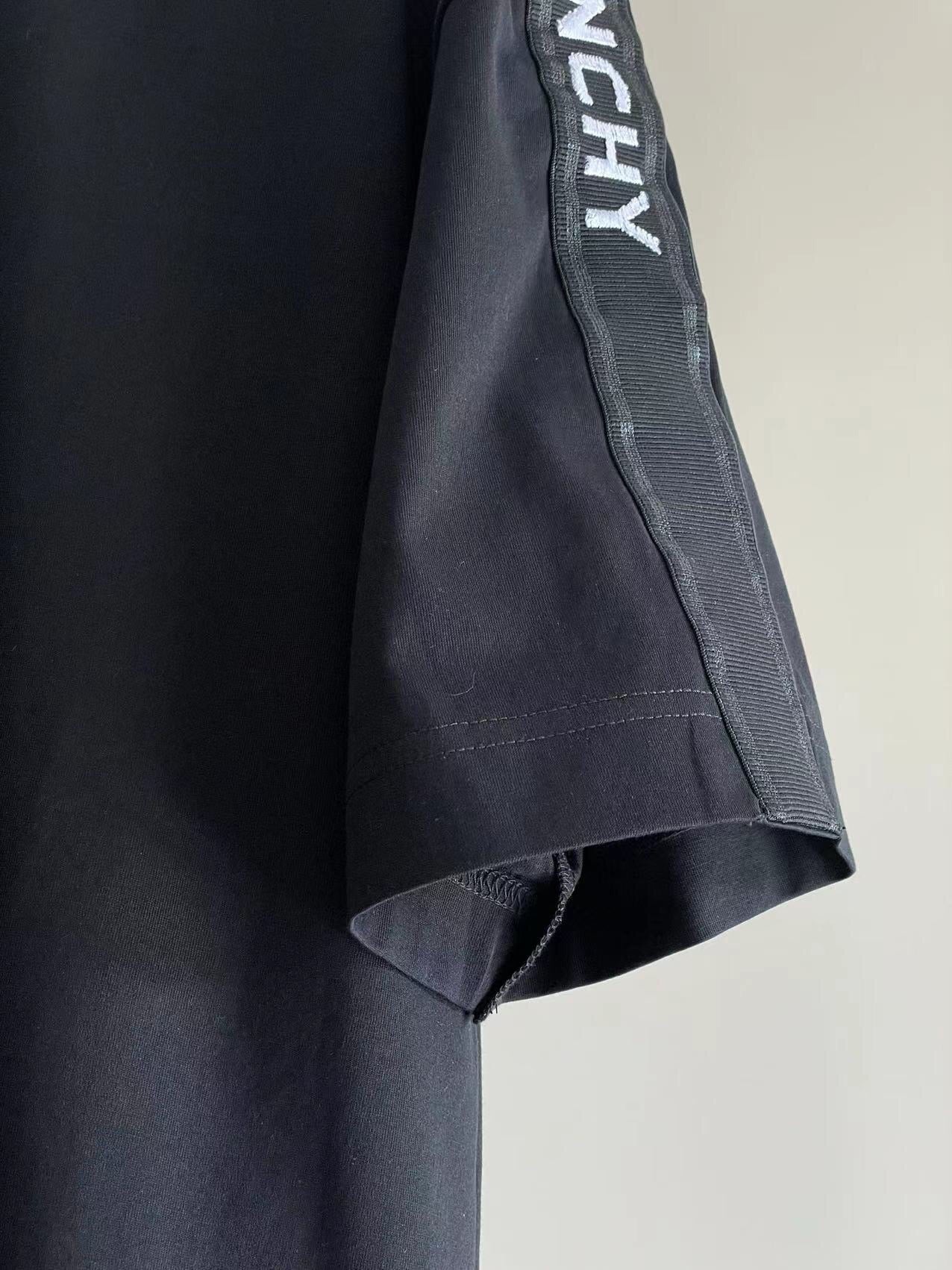 Givenchy T-shirt