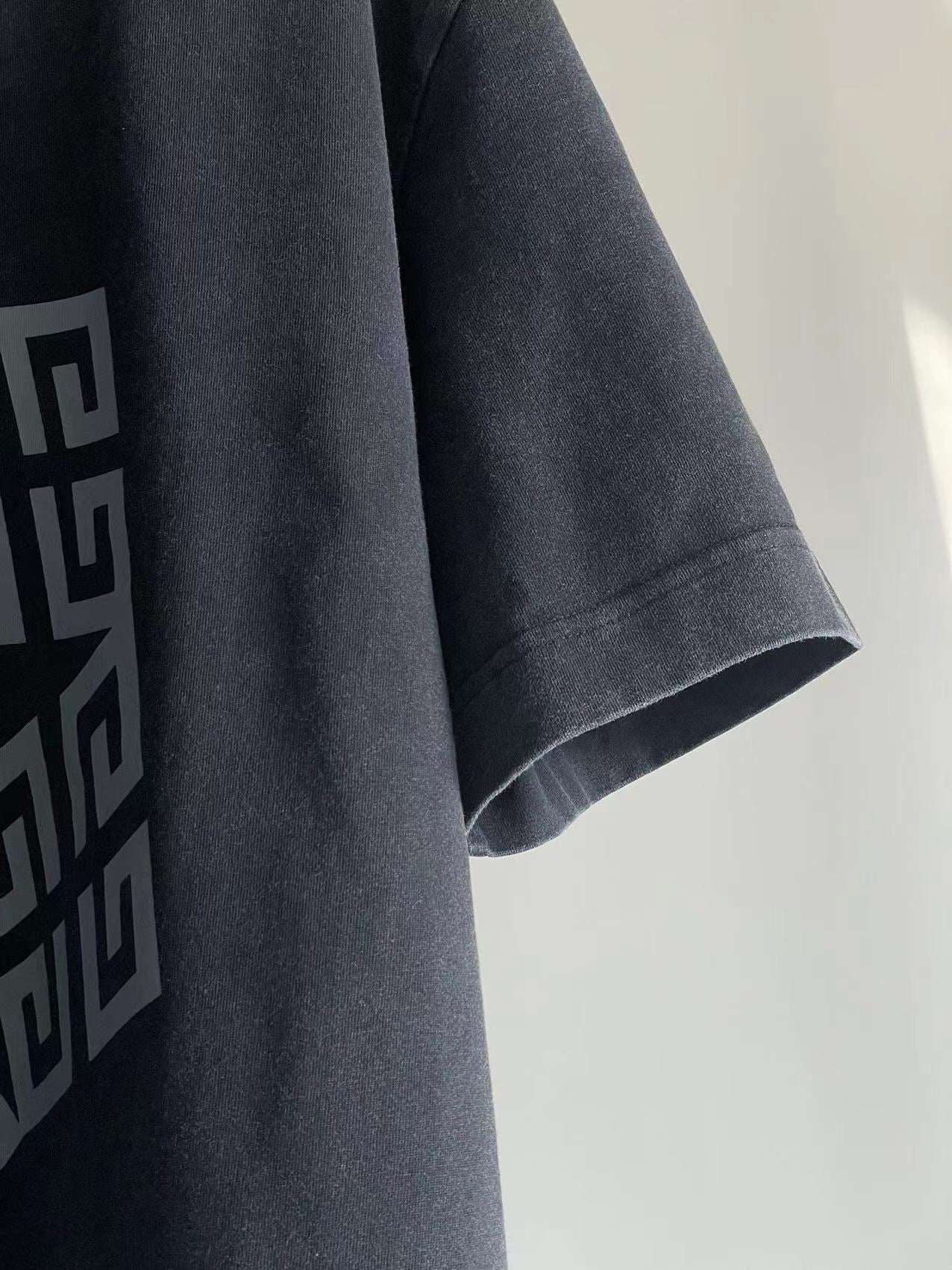 Givenchy T-shirt