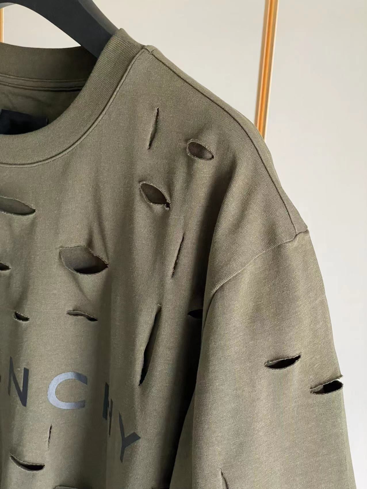 Givenchy T-shirt