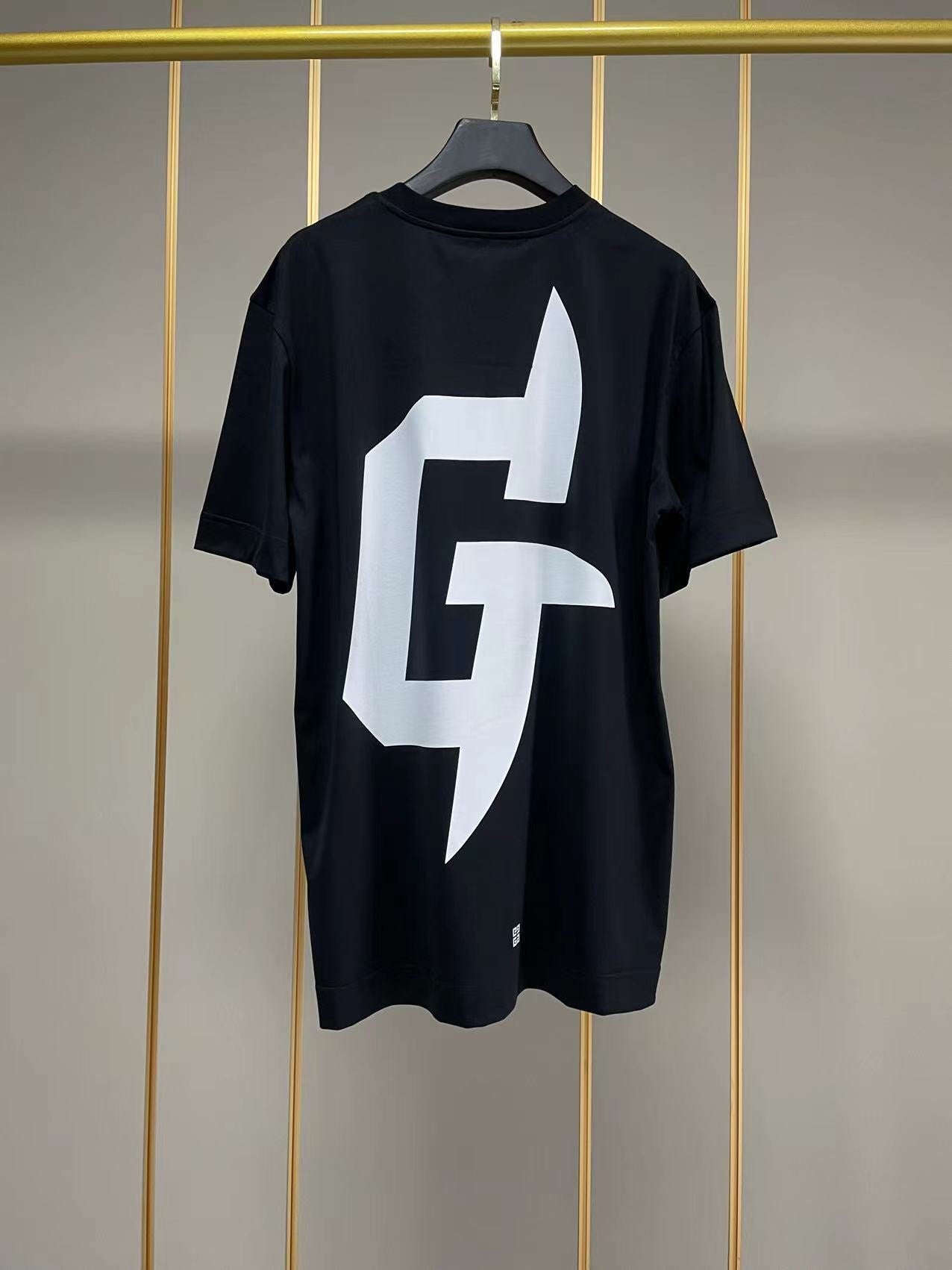 Givenchy T-shirt