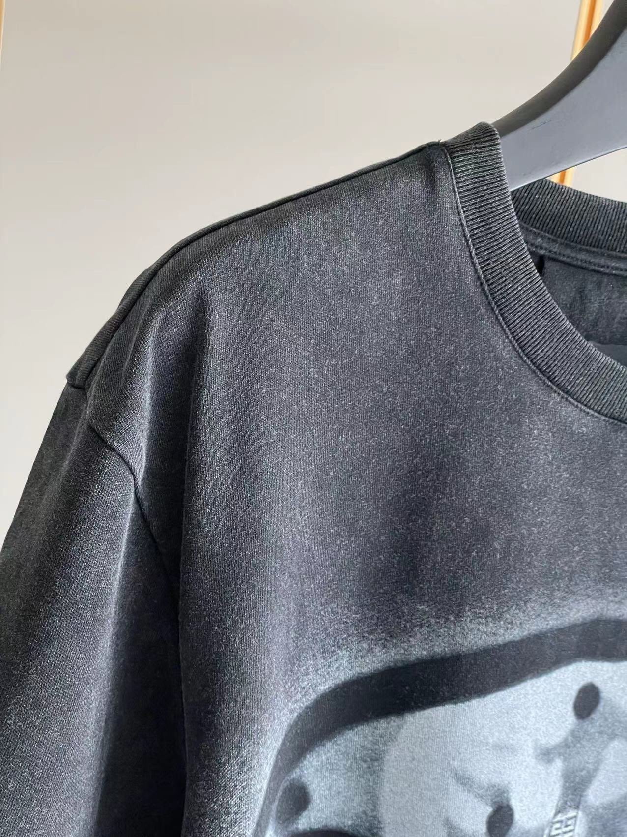 Givenchy T-shirt