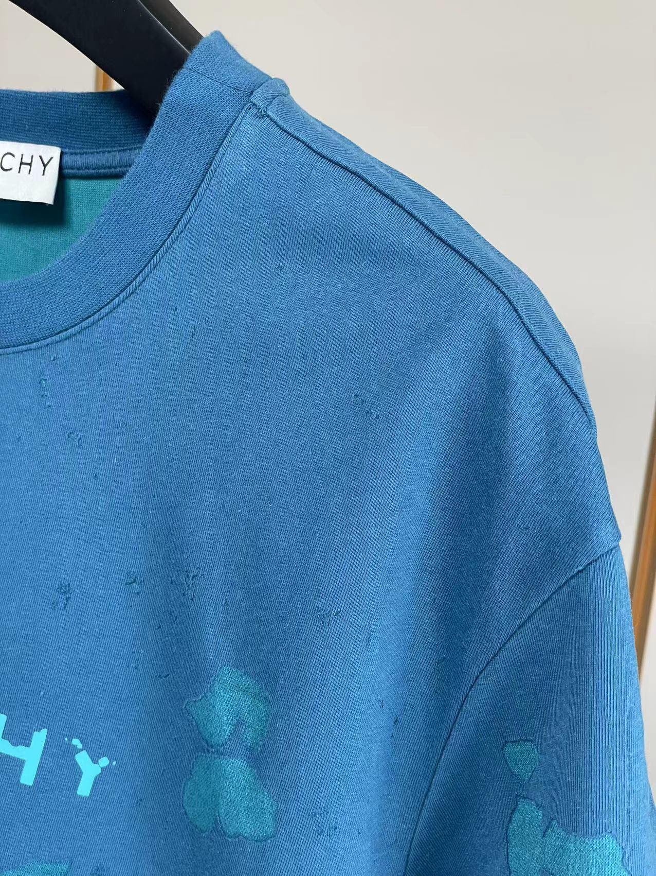 Givenchy T-shirt