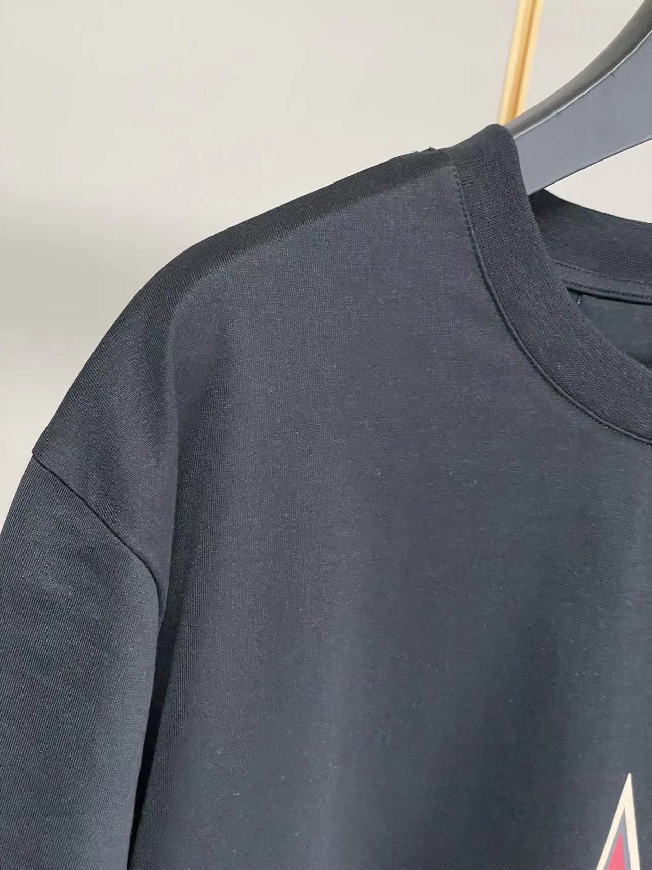 Givenchy T-shirt