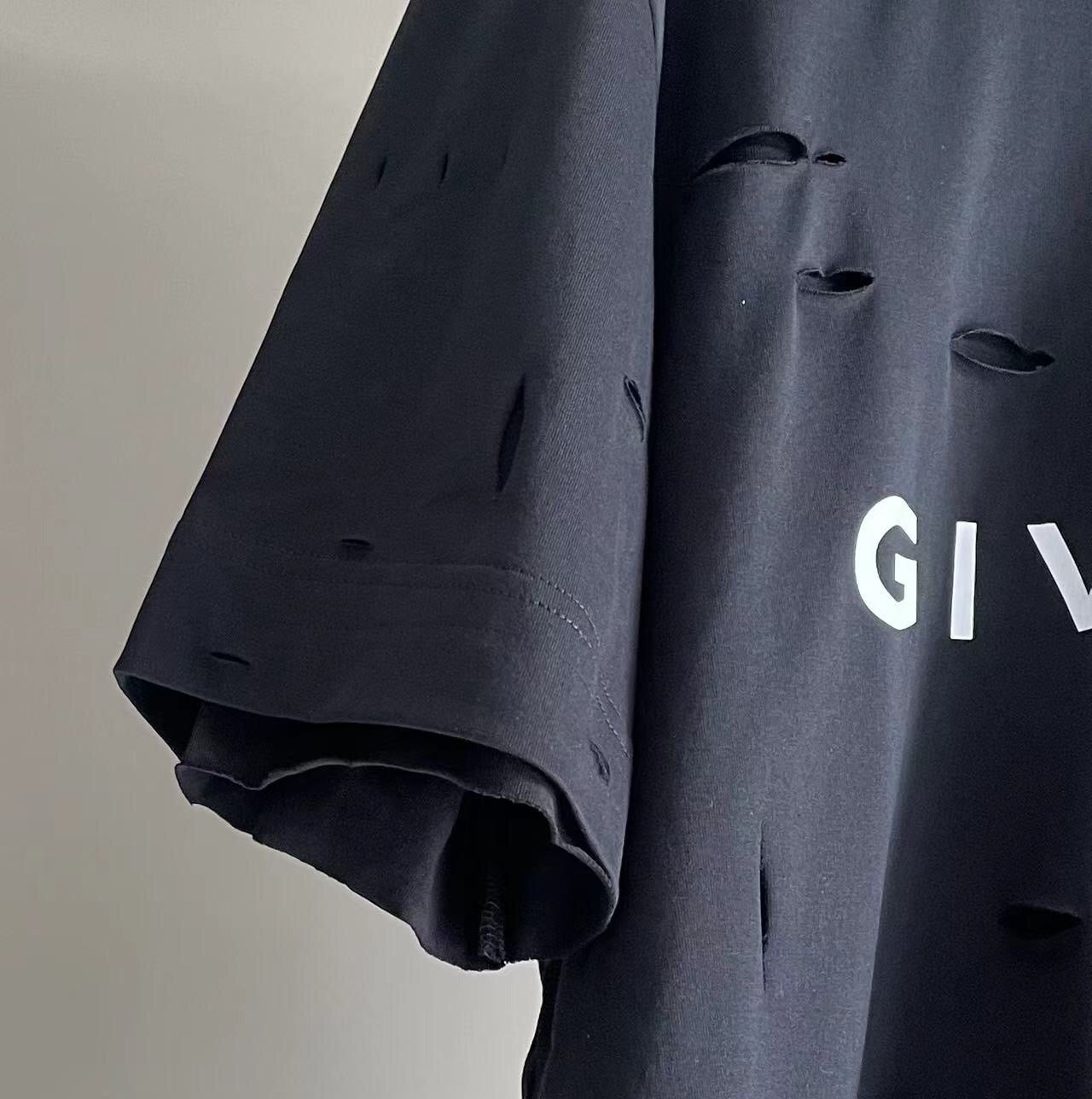 Givenchy T-shirt