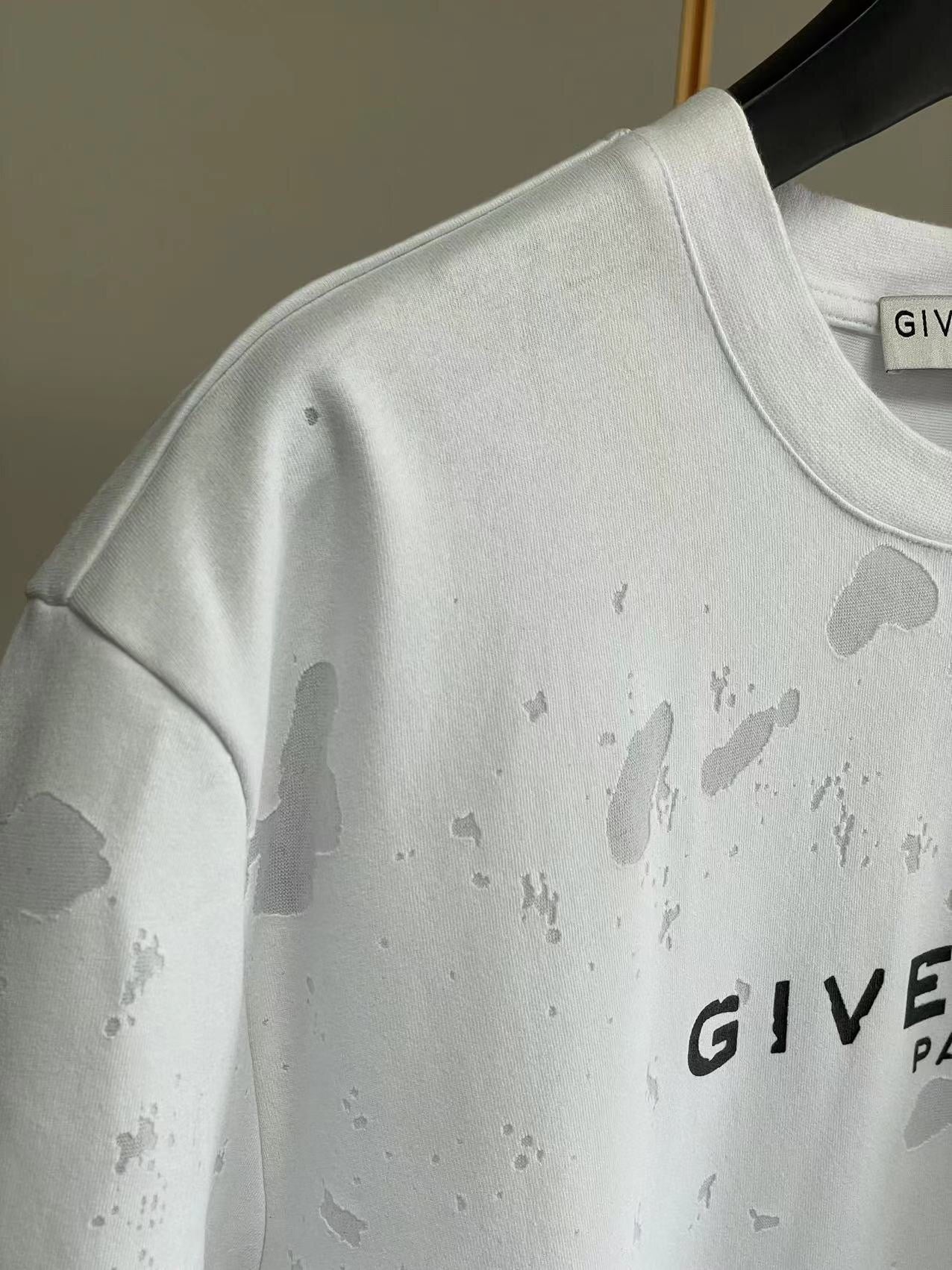 Givenchy T-shirt