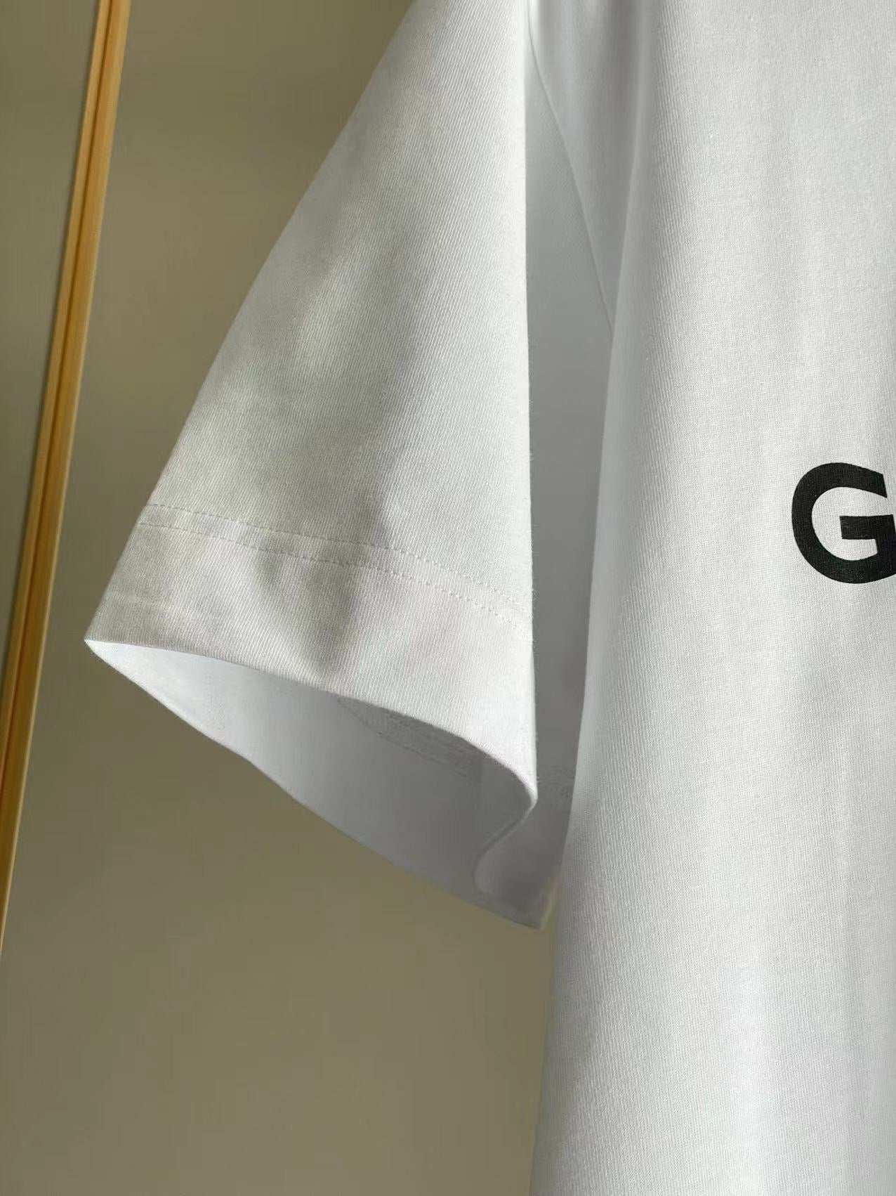 Givenchy T-shirt