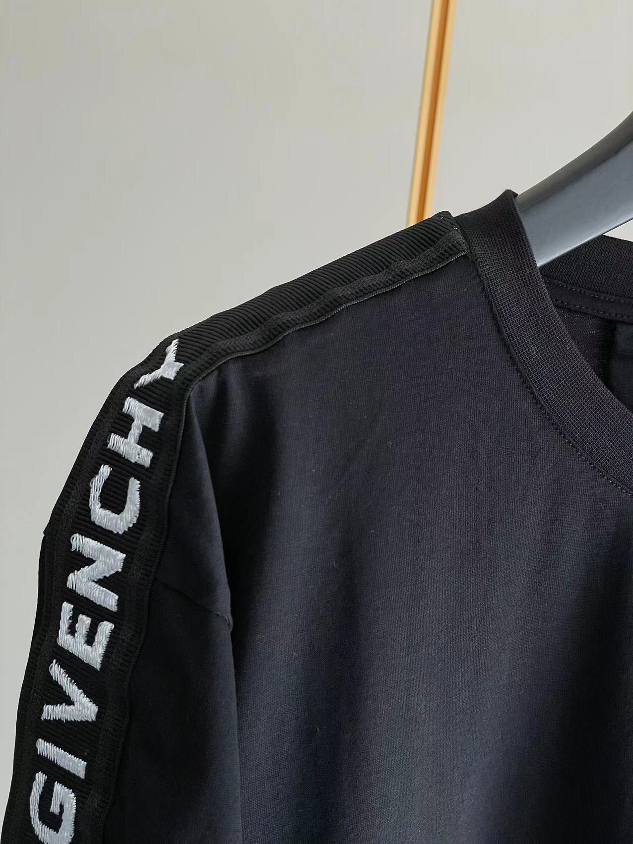 Givenchy T-shirt