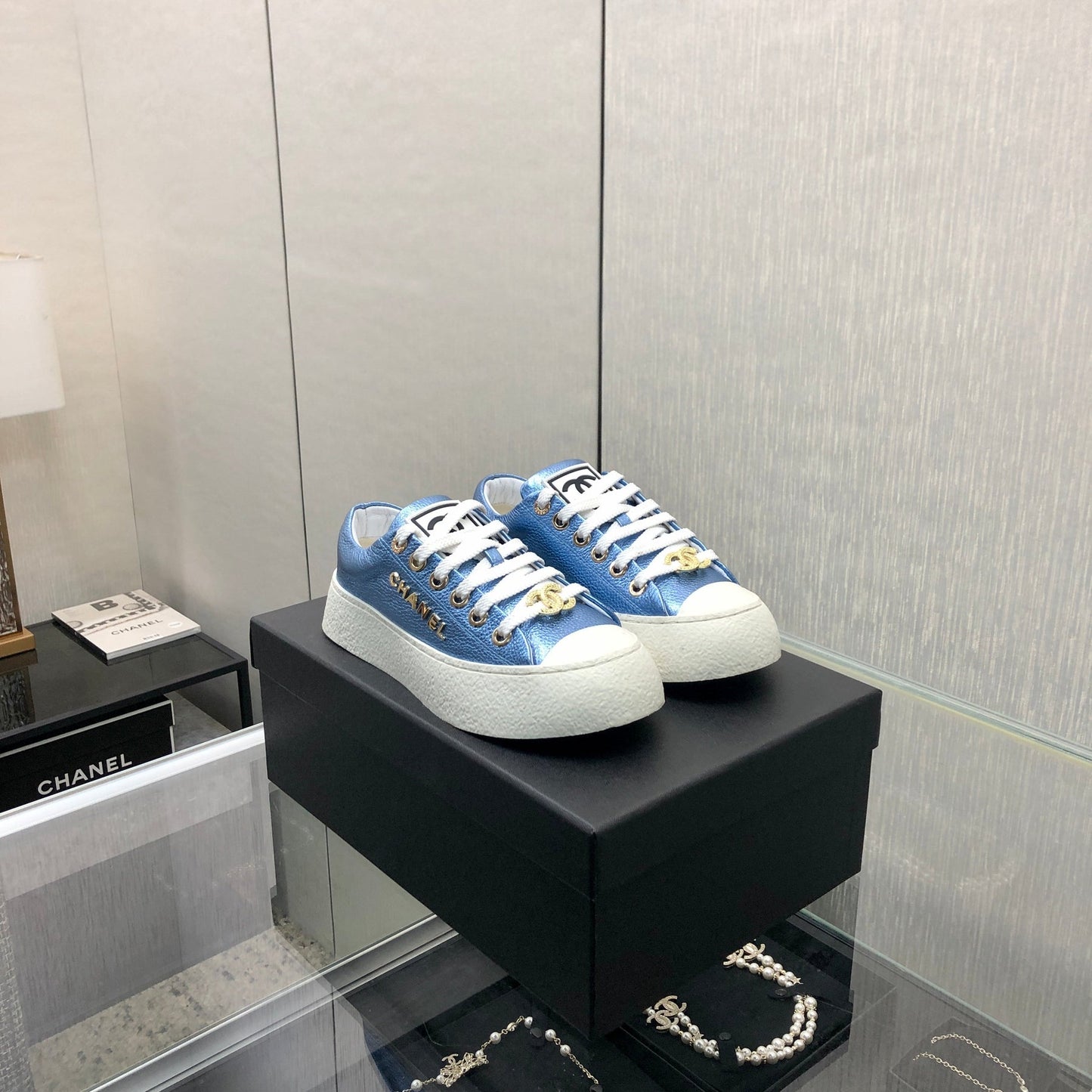 CASUAL SNEAKER IN CERULEAN BLUE METALLIC LAMBSKIN WITH GOLD LOGO