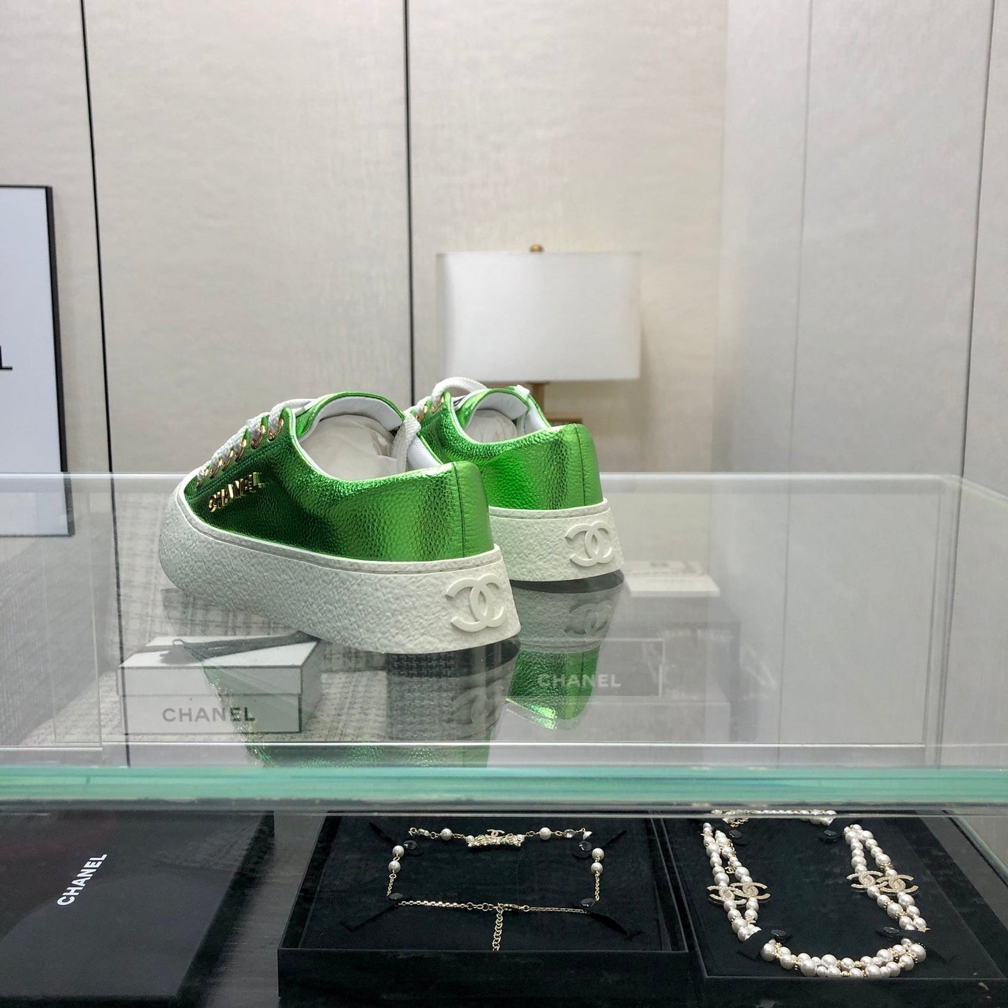 CASUAL SNEAKER IN EMERALD GREEN METALLIC LAMBSKIN WITH GOLD LOGO