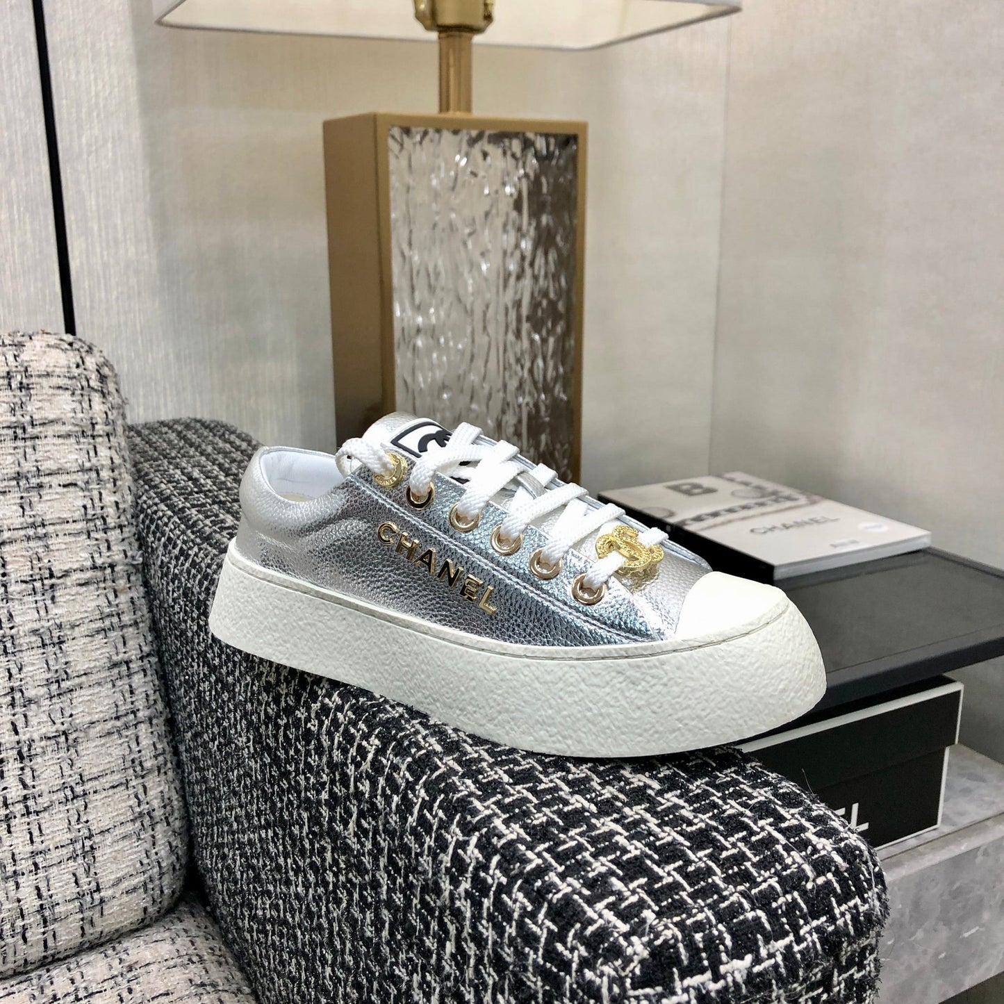 CASUAL SNEAKER IN SILVER METALLIC LAMBSKIN