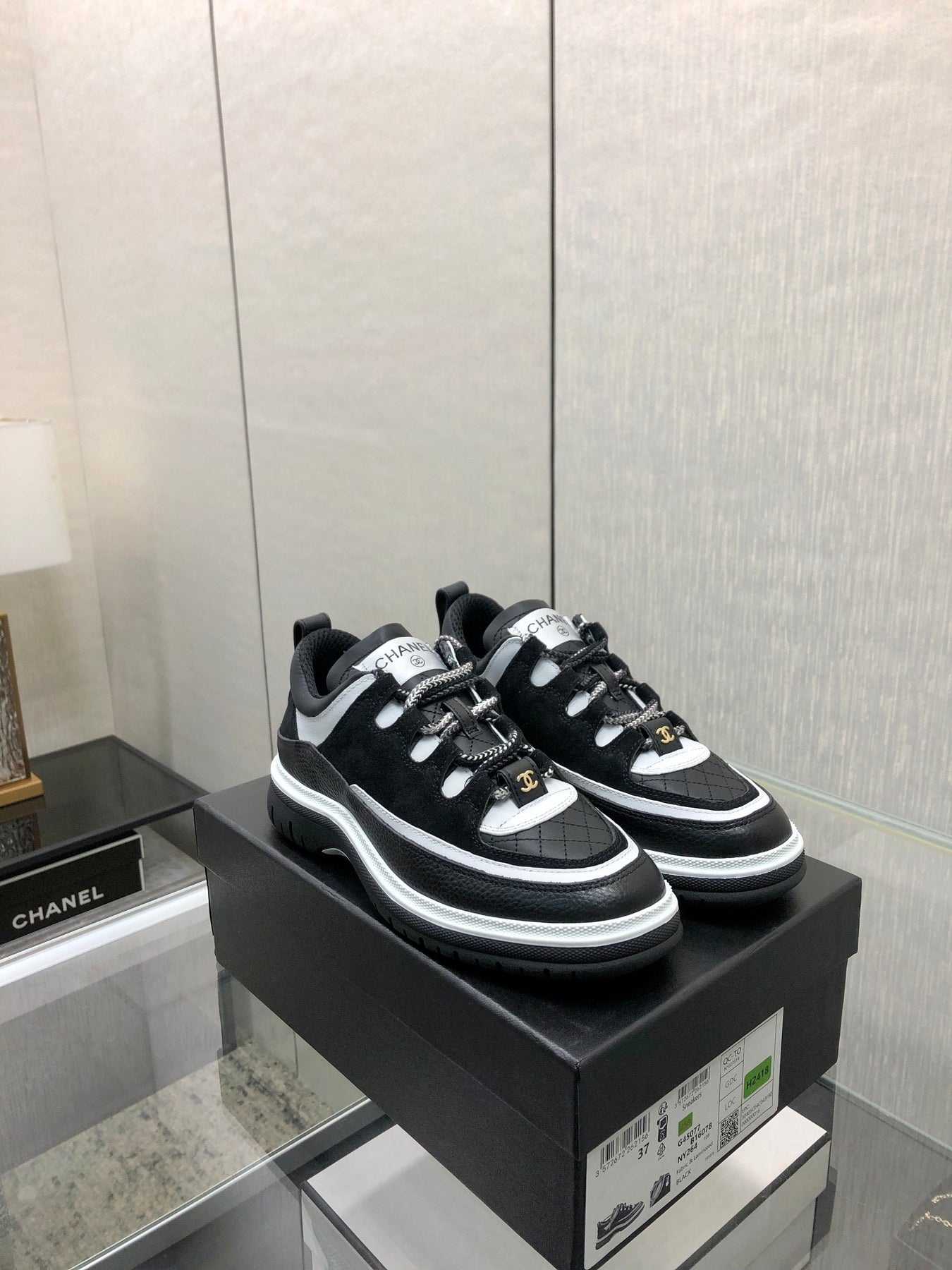 LOW TOP CASUAL SHOES IN BLACK MIX WHITE LAMBSKIN AND SUEDE