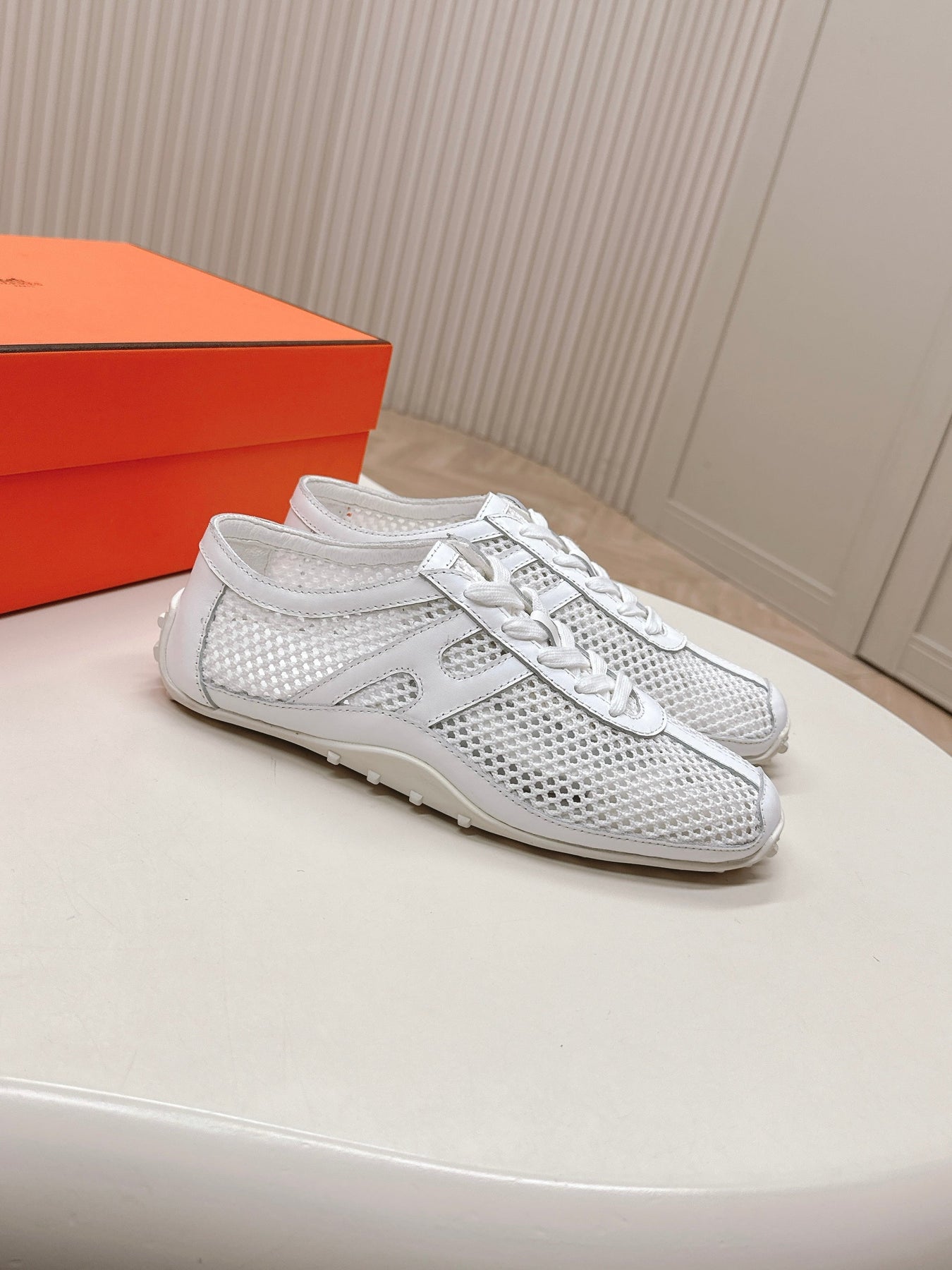 KIGA SNEAKER IN WHITE CROCHET KNIT AND CALFSKIN