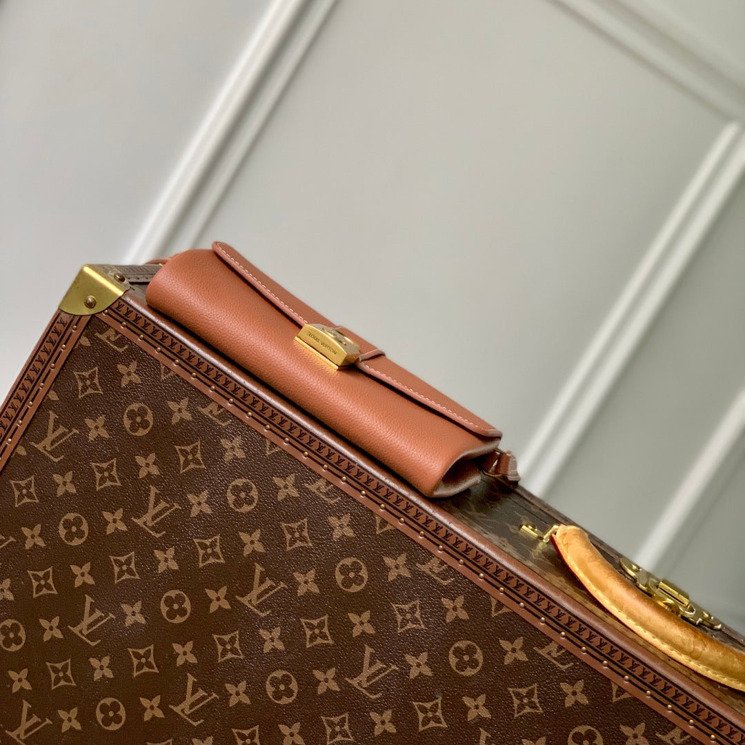 LOW KEY BAG 22 IN COGNAC BROWN CALFSKIN