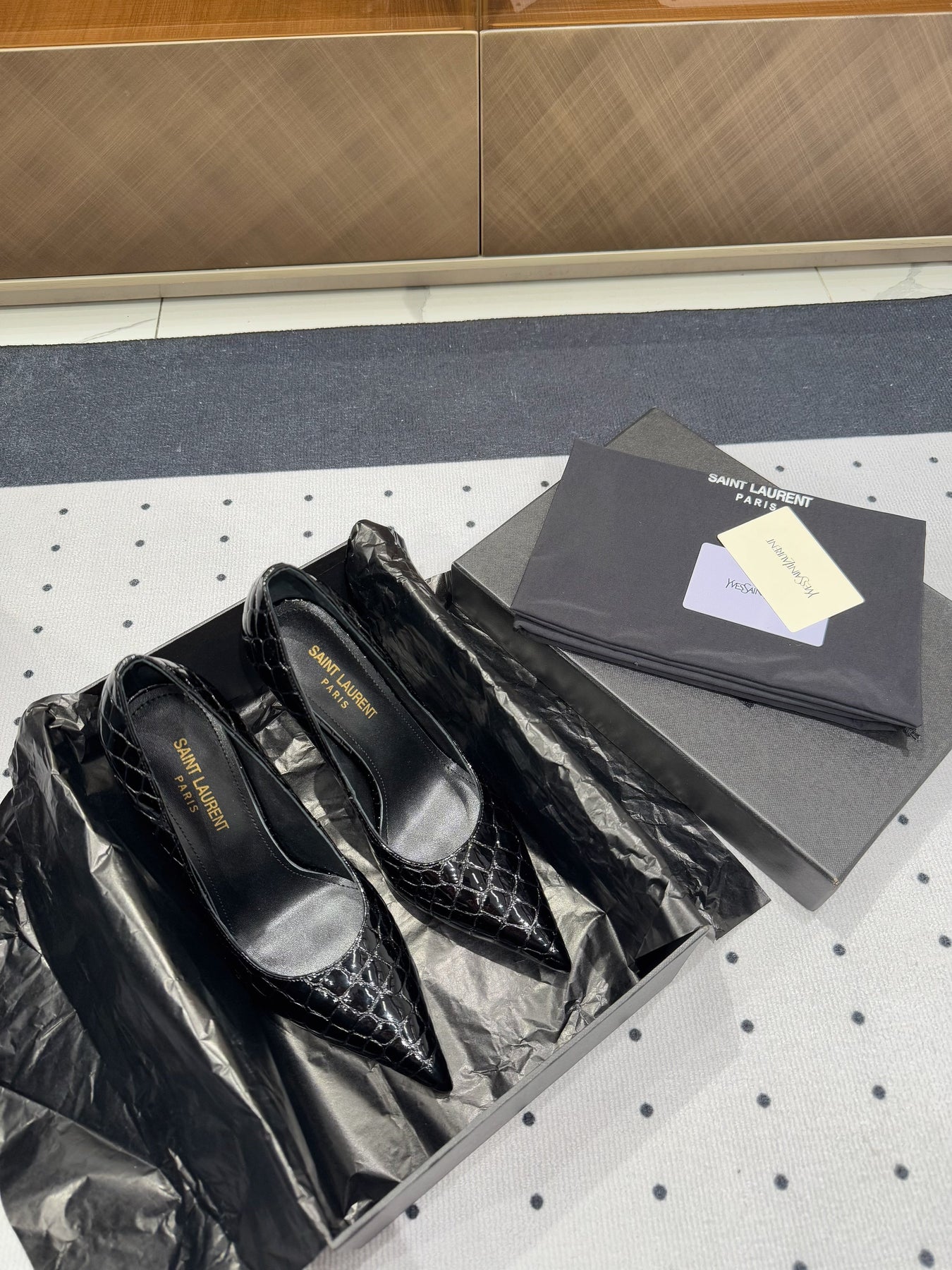 NORMA PUMPS IN BLACK CROCODILE PATTERN SHEEPSKIN