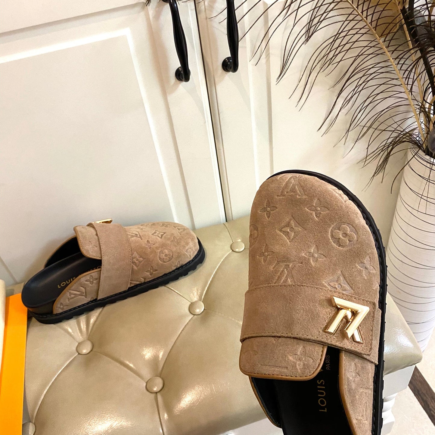 COSY FLAT COMFORT CLOG IN CIDER BROWN EMBOSSED SUEDE